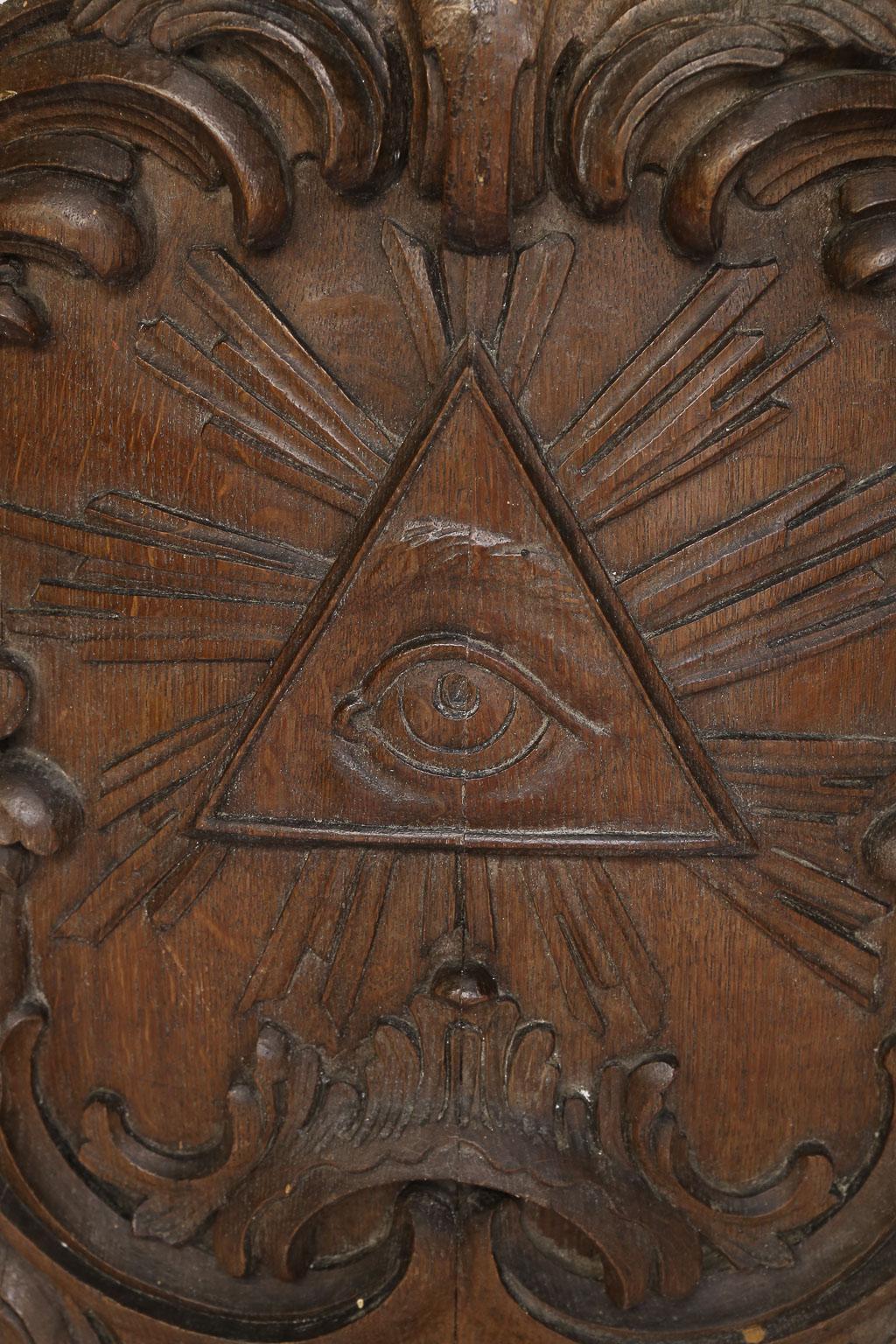Eye of Providence Alter Piece In Good Condition In Houston, TX