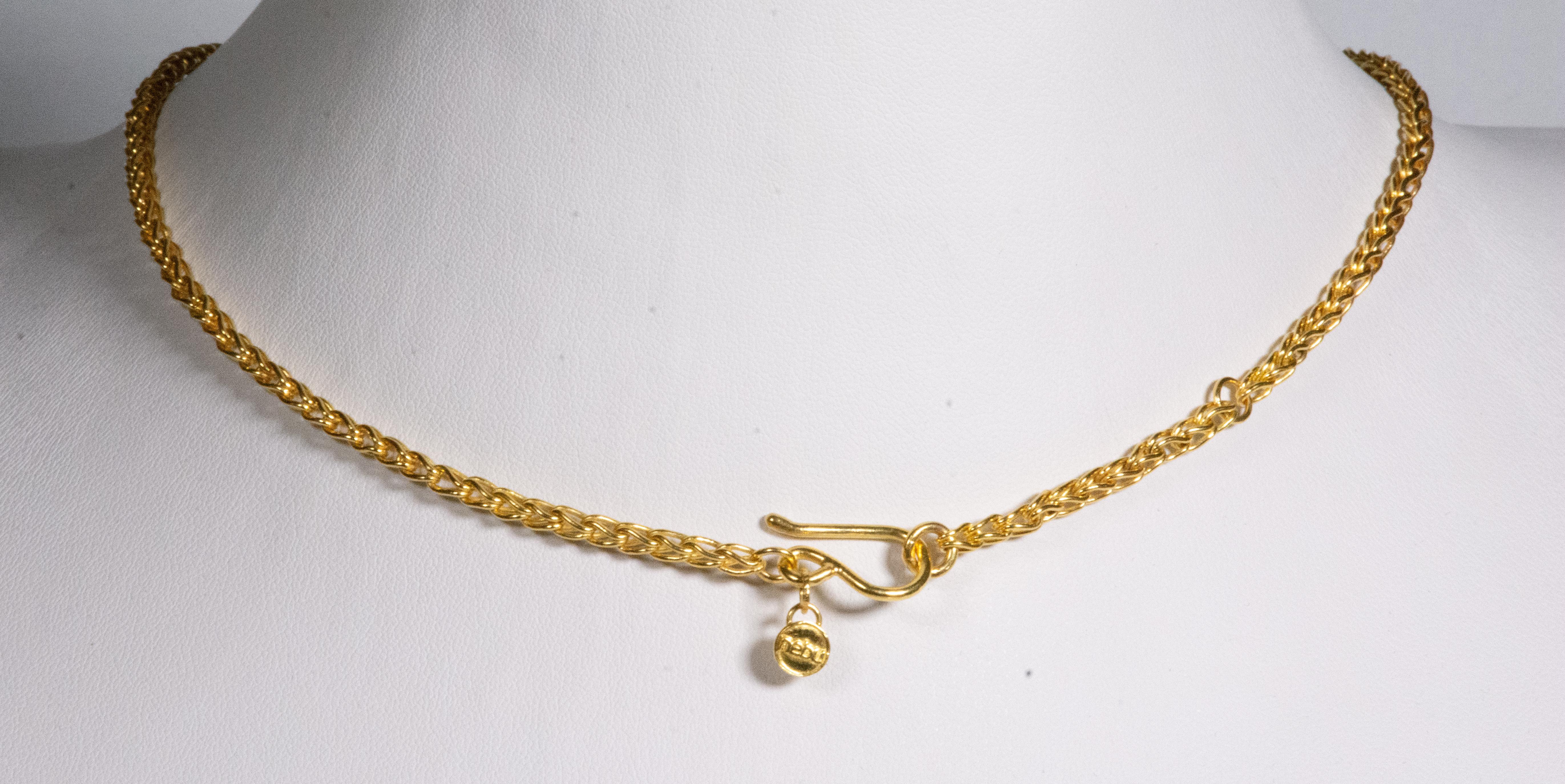 -Available
-Handmade
-22K gold
-Sapphire stone
-Loop in loop chain
-S-Clasp
-Can be adjusted  as 17.5 inch or 18 inch chain
-Stamped with the Nebu logo

Introducing the exquisite 