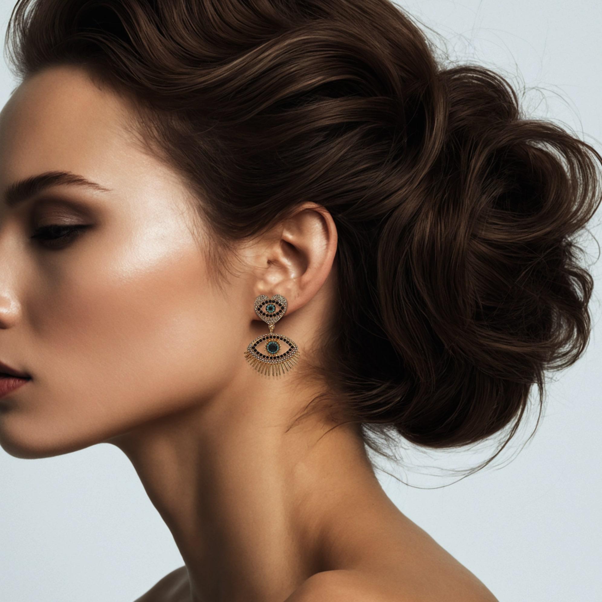 Migliora il tuo stile con un tocco di diamanti naturali in questi splendidi orecchini ad occhiello. La squisita brillantezza e il fascino senza tempo di queste gemme conferiscono agli orecchini a forma di malocchio una bellezza e un'intensità