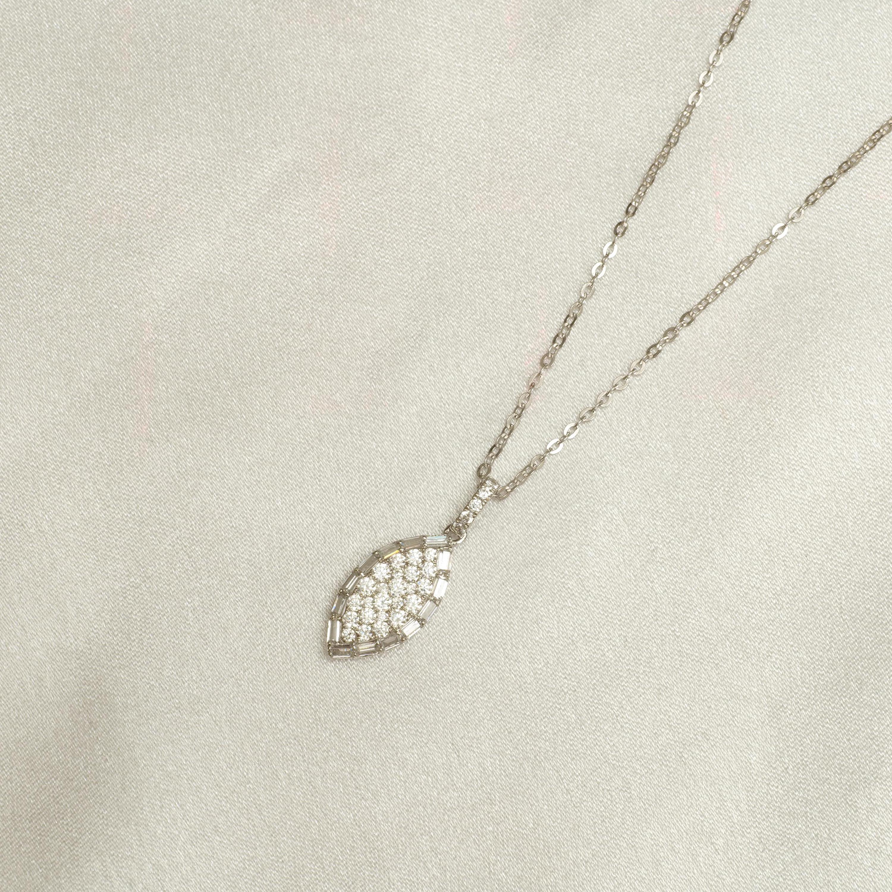 Women's Eye Shape Diamond Pendant Necklace in 14K Solid Gold (Certified) For Sale