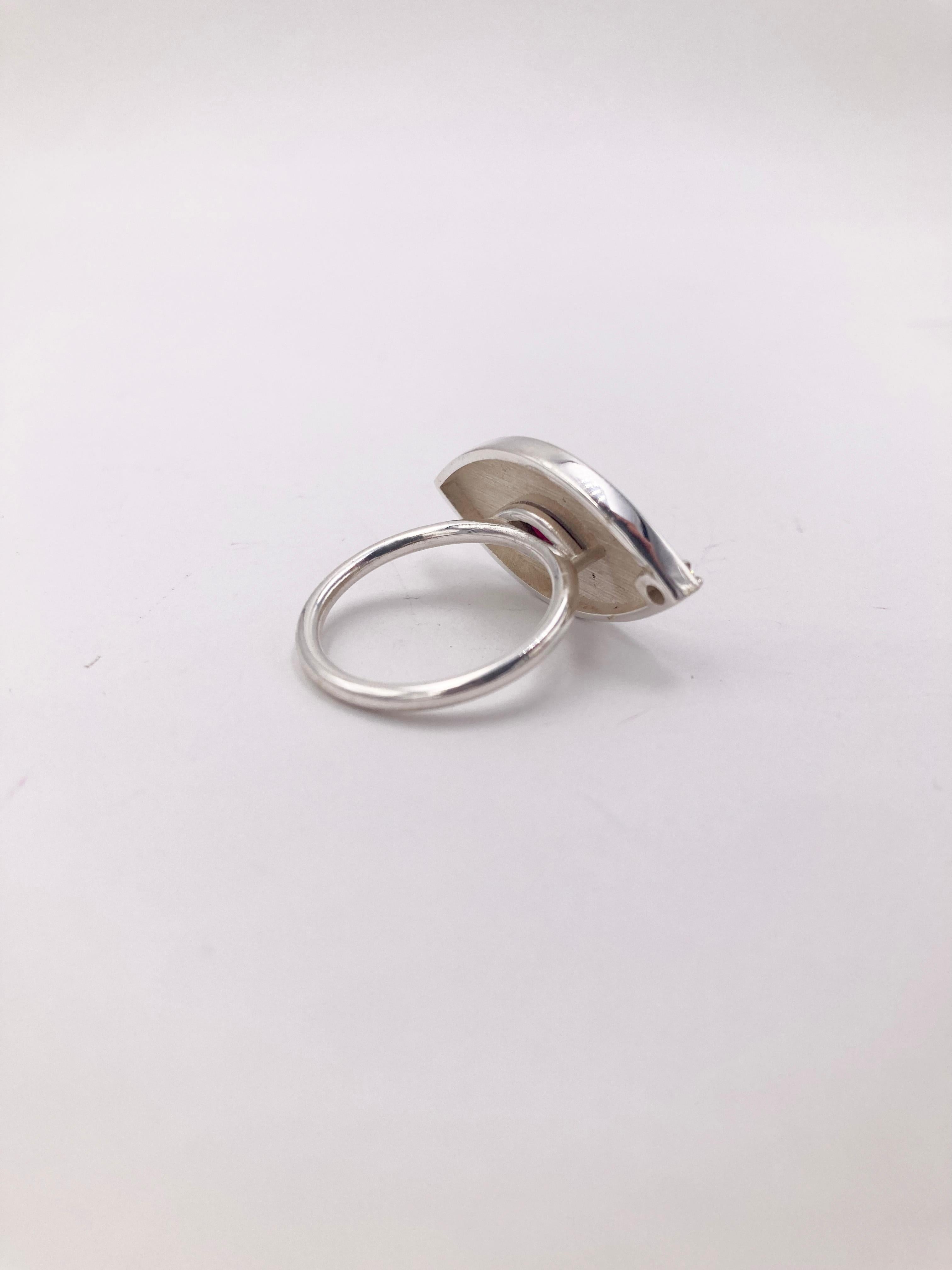 Women's or Men's Eye Shape Victorian Sigh 18K White Gold Garnet Diamond Symbolist Ring For Sale