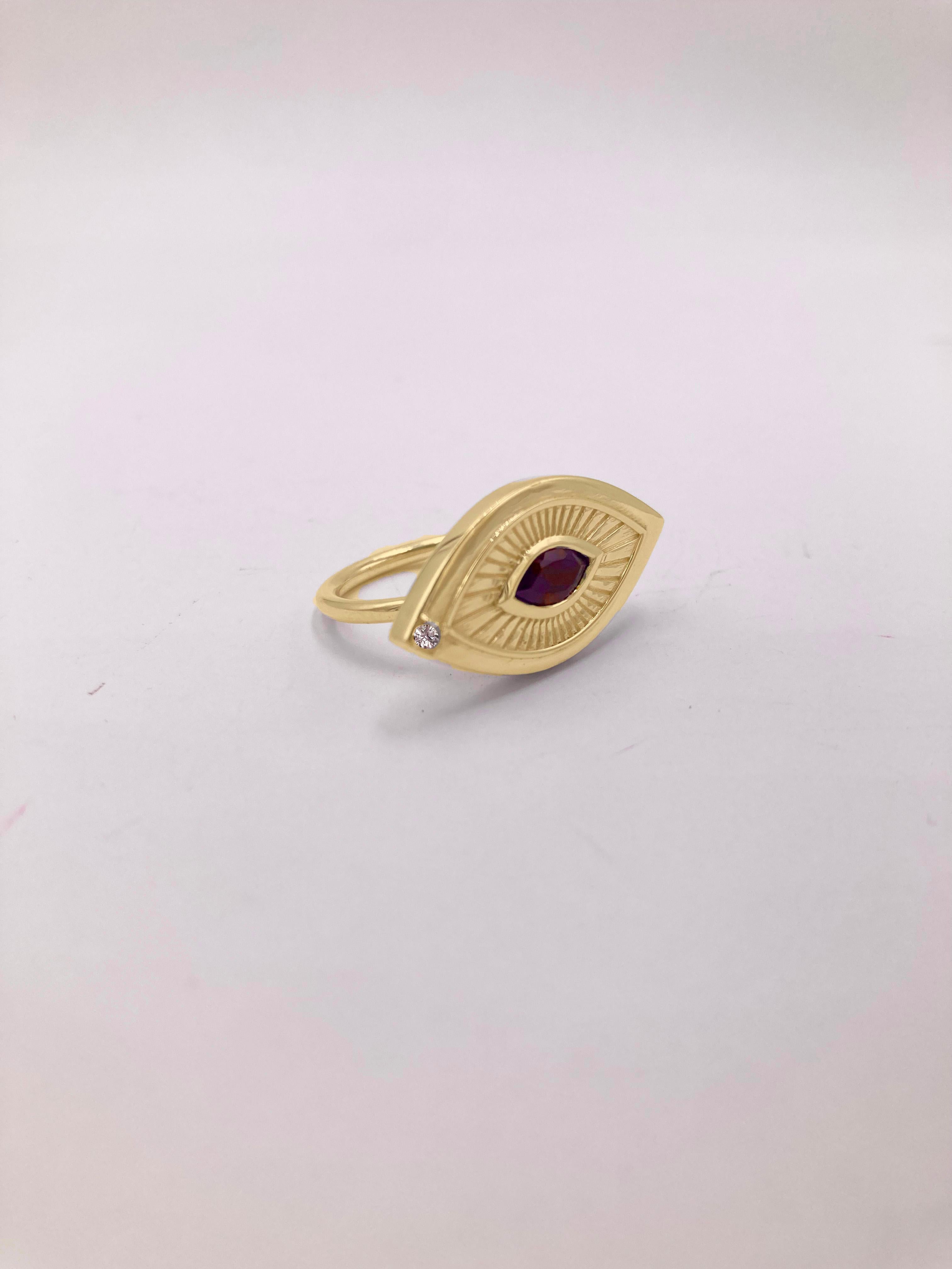 Eye Shape Victorian Sigh 18K Yellow Gold Garnet Diamond Symbolist Ring In New Condition For Sale In Rome, IT
