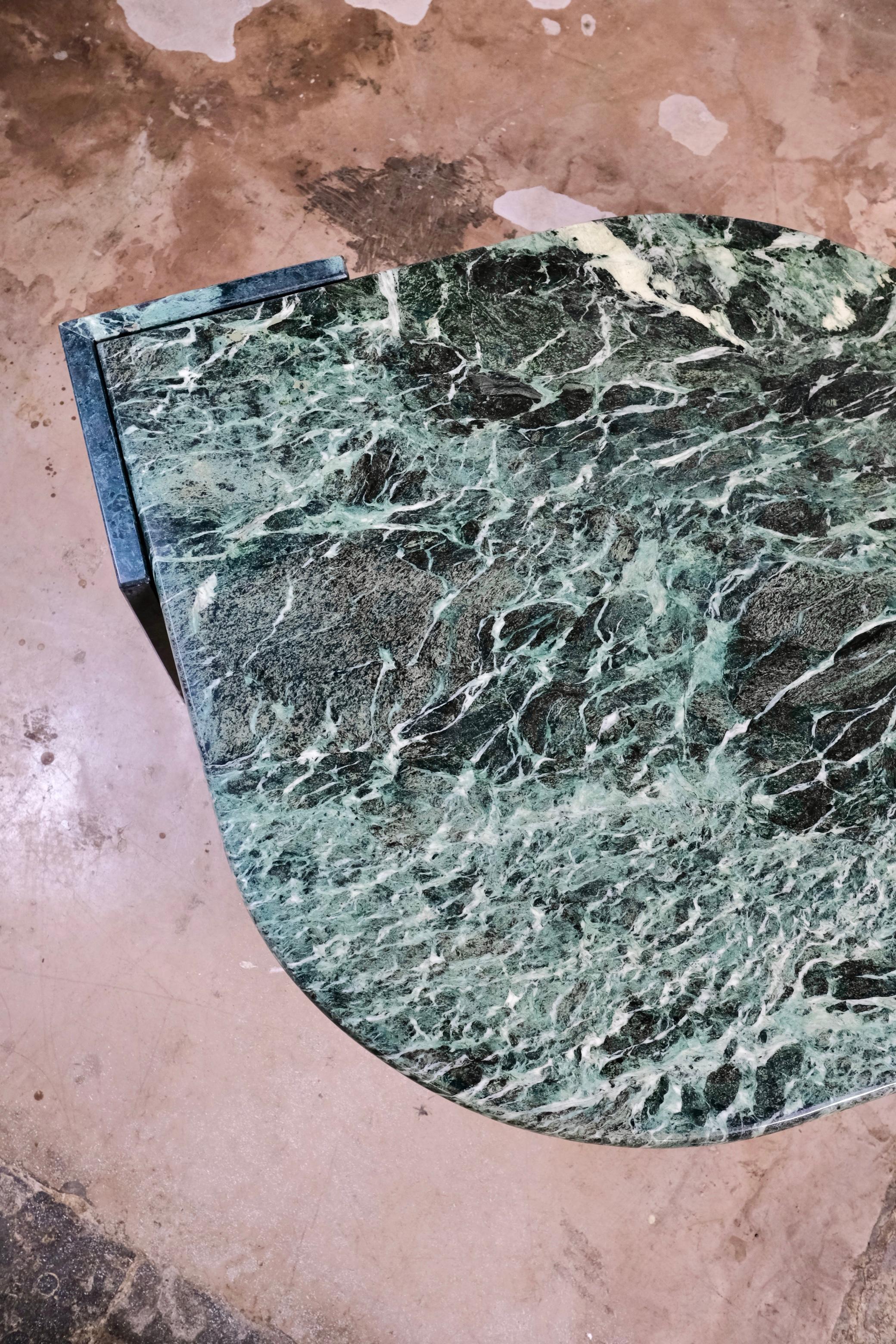 Eye-shaped emerald green coffee table by Roche Bobois, France, 1970s in vendita 1