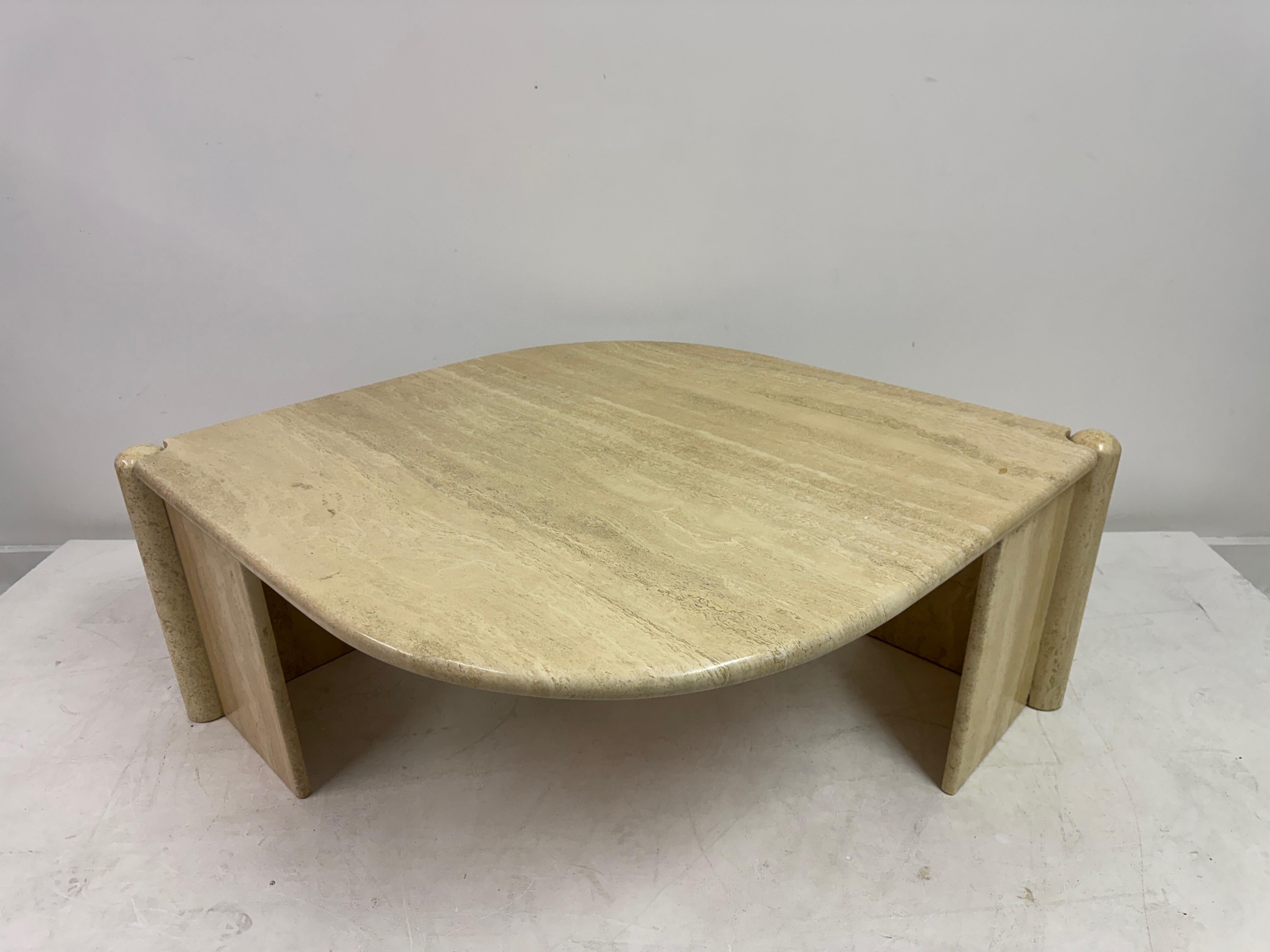 Eye-Shaped Travertine Coffee Table, 1980s In Good Condition For Sale In London, London