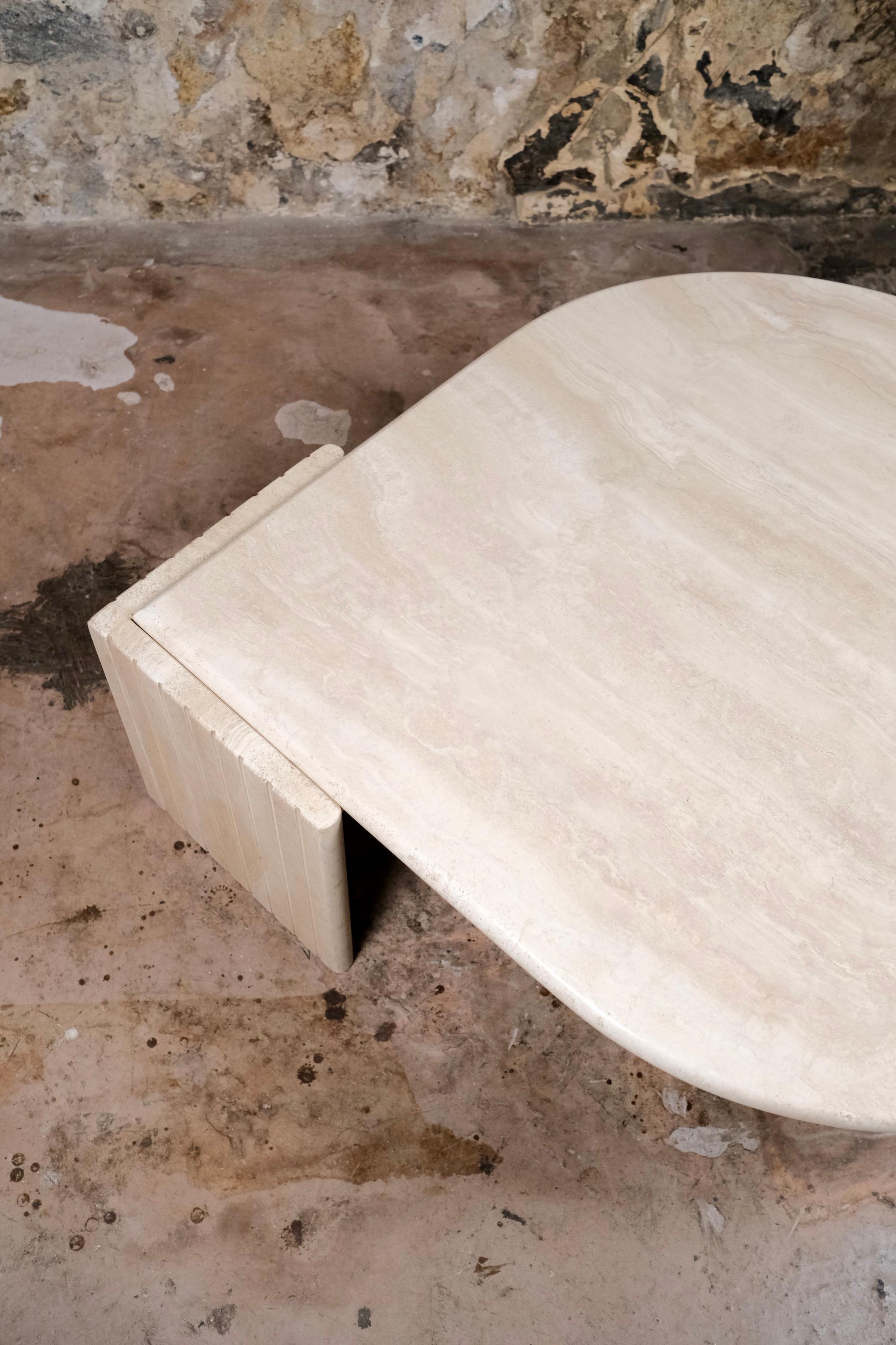 Eye-shaped travertine coffee table by Roche Bobois, France, 1980s For Sale 2