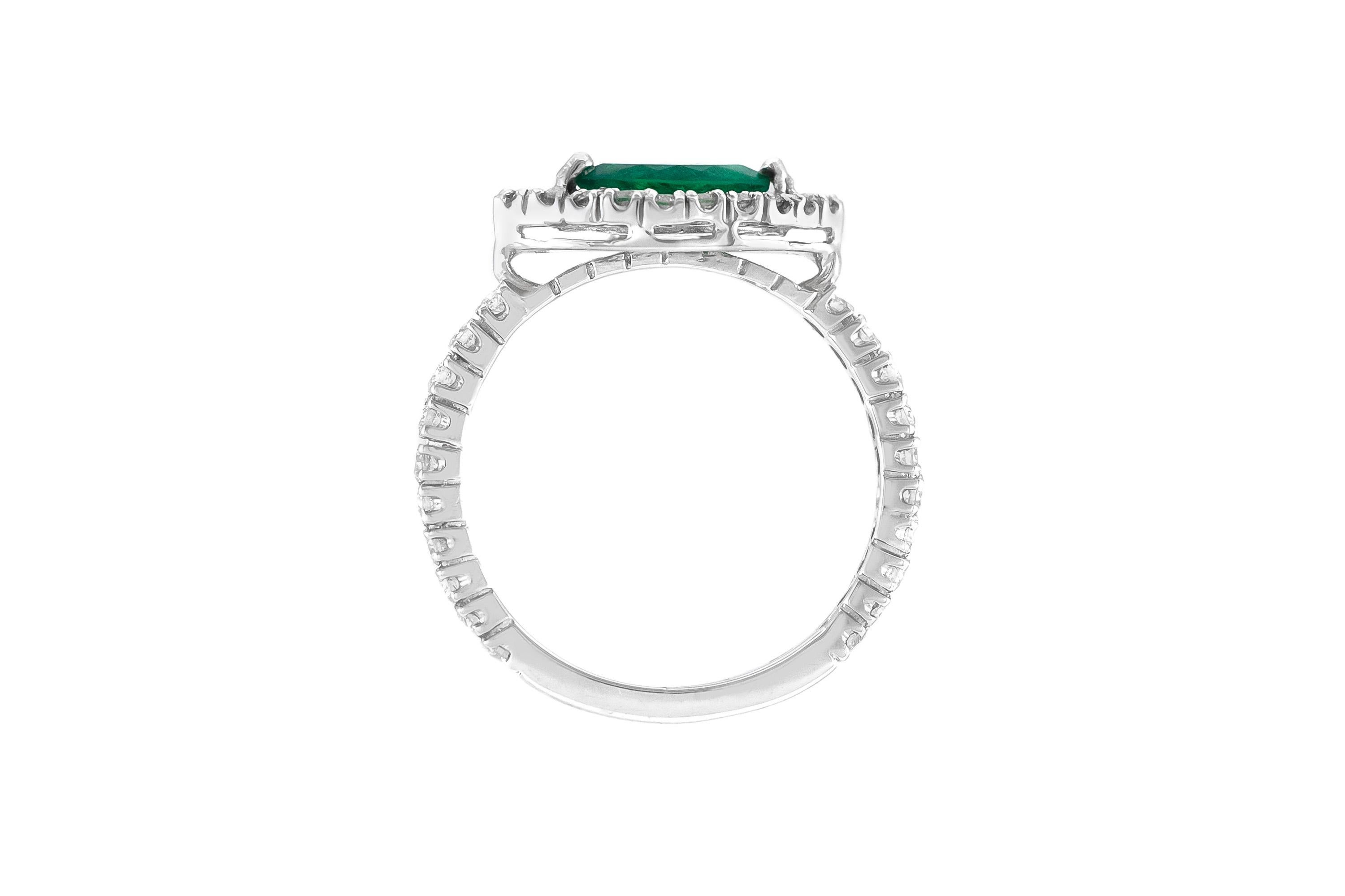 Round Cut Eye Style Emerald with Diamonds Ring For Sale