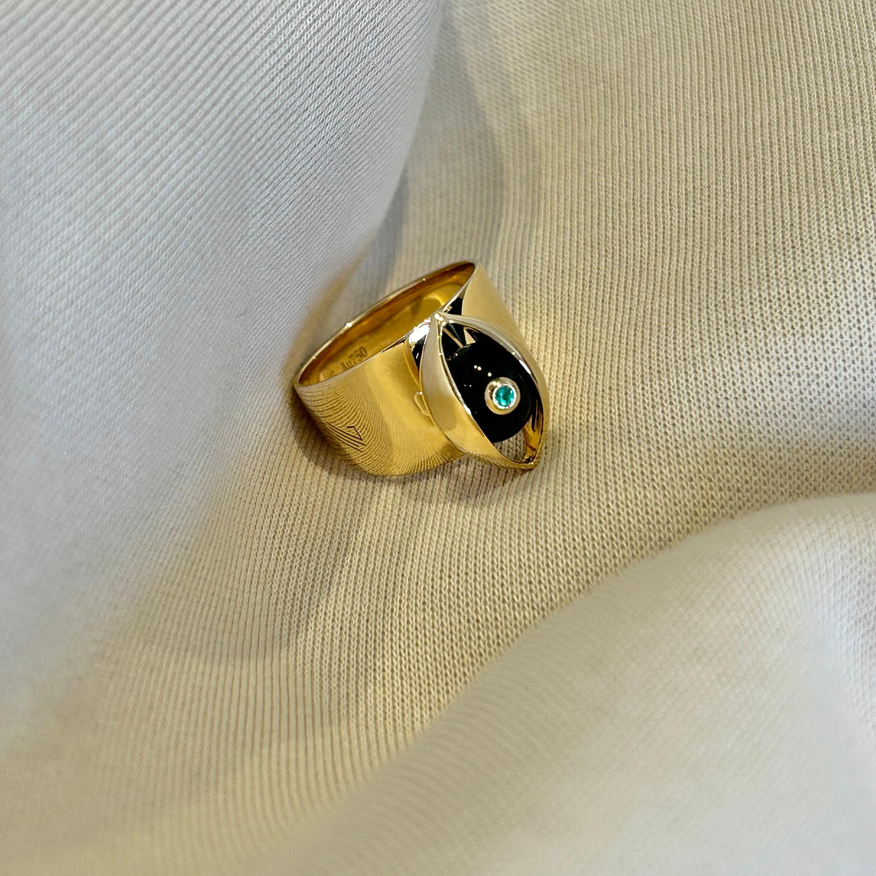 gold onyx eyes