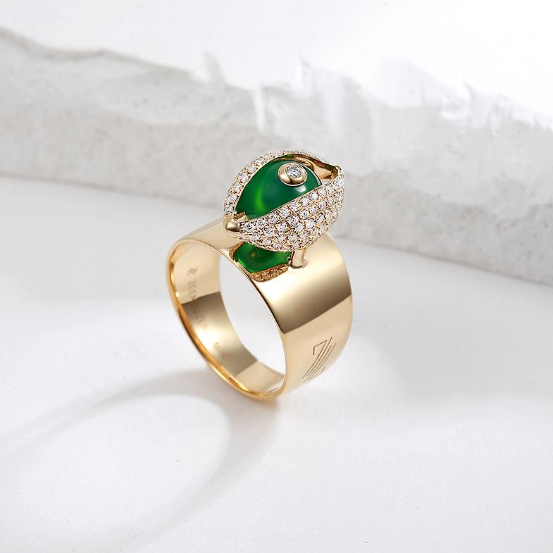 This very unique eye ring from The Eye collection, it's a perfect everyday talisman, elegant and stylish. The Eye collection, showcases this award winning, fine jewellery designer’s extraordinary talent to work with shapes, materials, texture and,