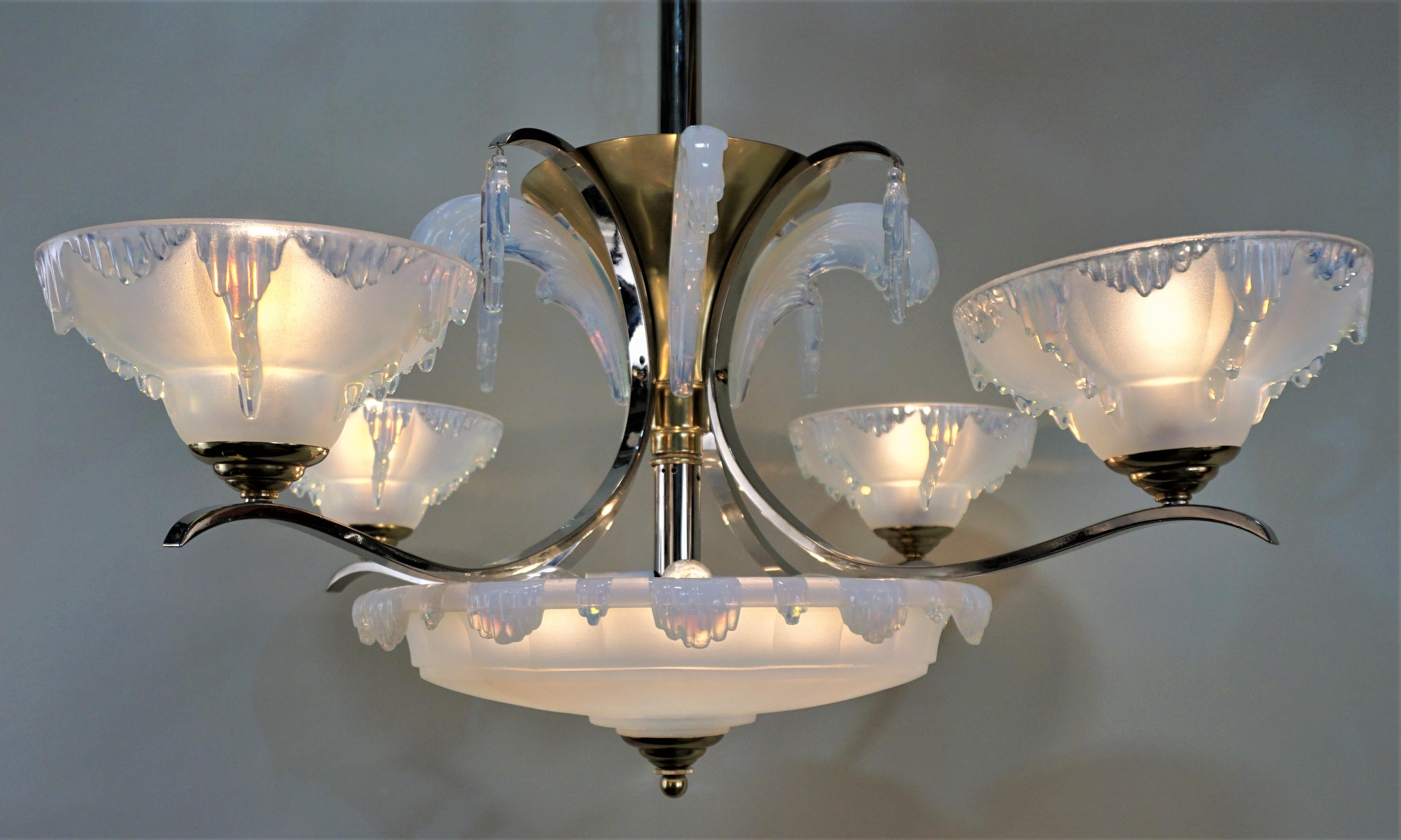 Ezan Art Deco Opalescent Glass and Bronze and Nickel French Chandelier In Good Condition In Fairfax, VA