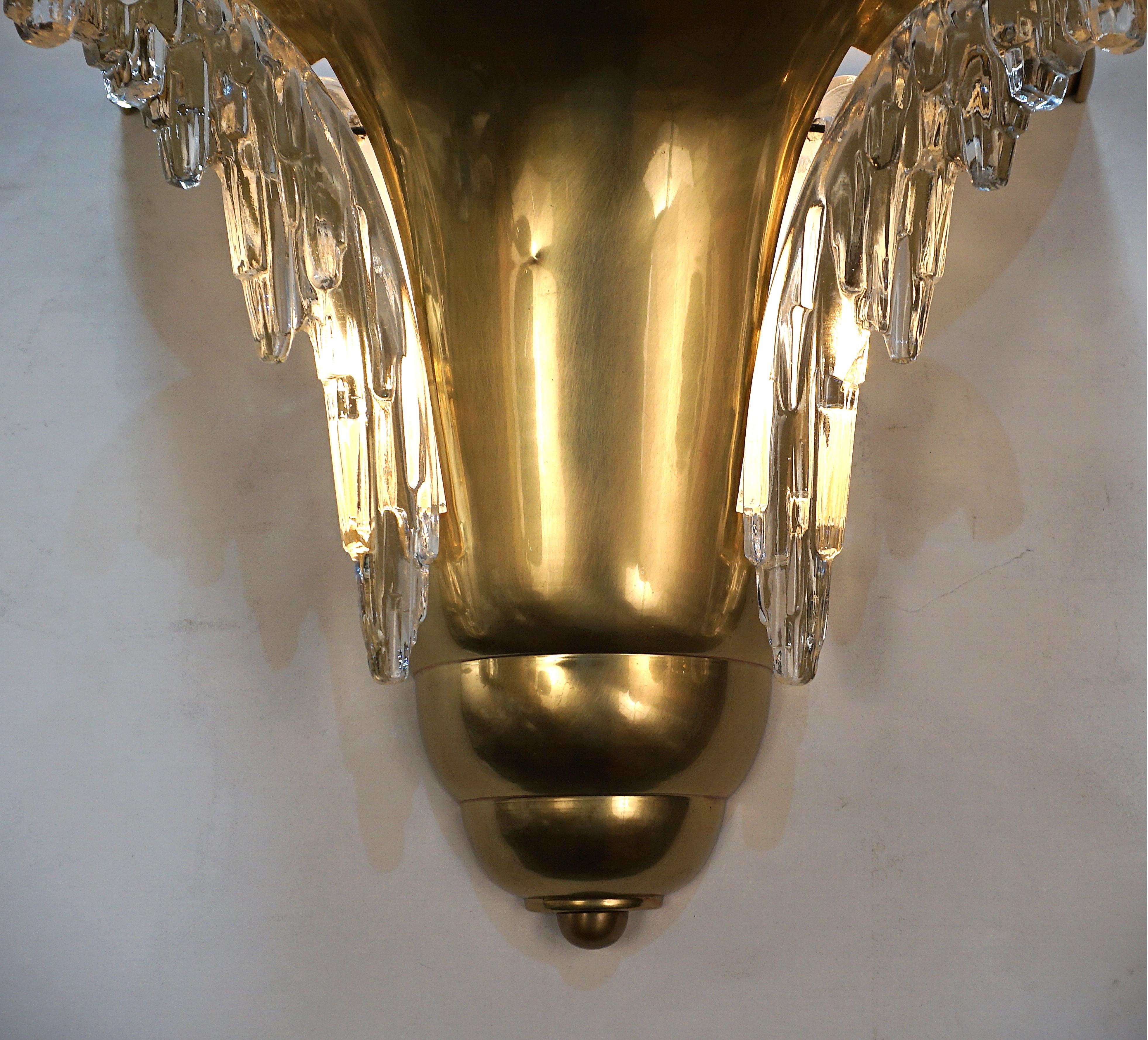 French Ezan Petitot 1930's Art Deco Wall Sconce For Sale
