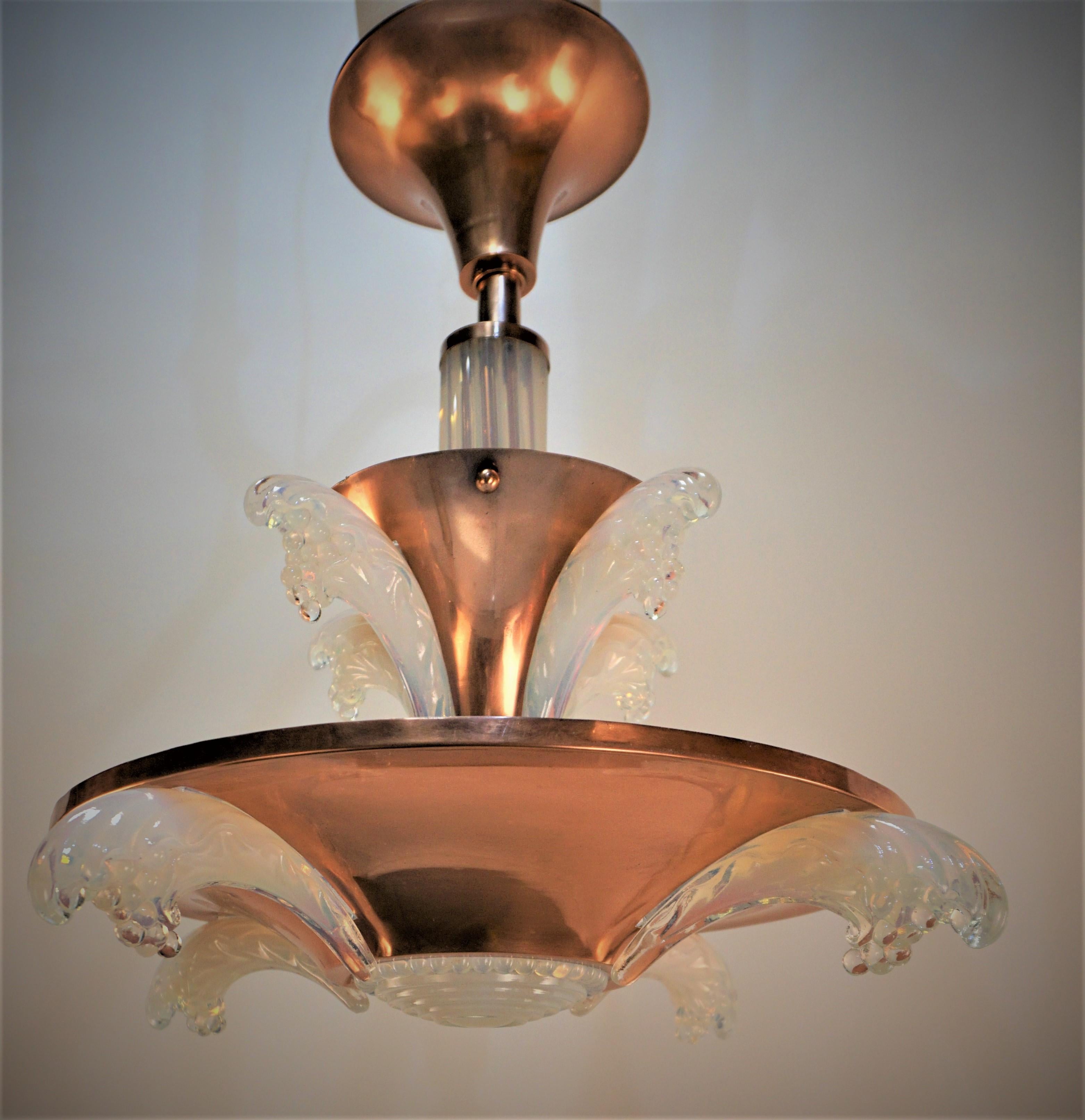 Lámpara Art Déco de cristal opalescente Ezan & Petitot en venta 3