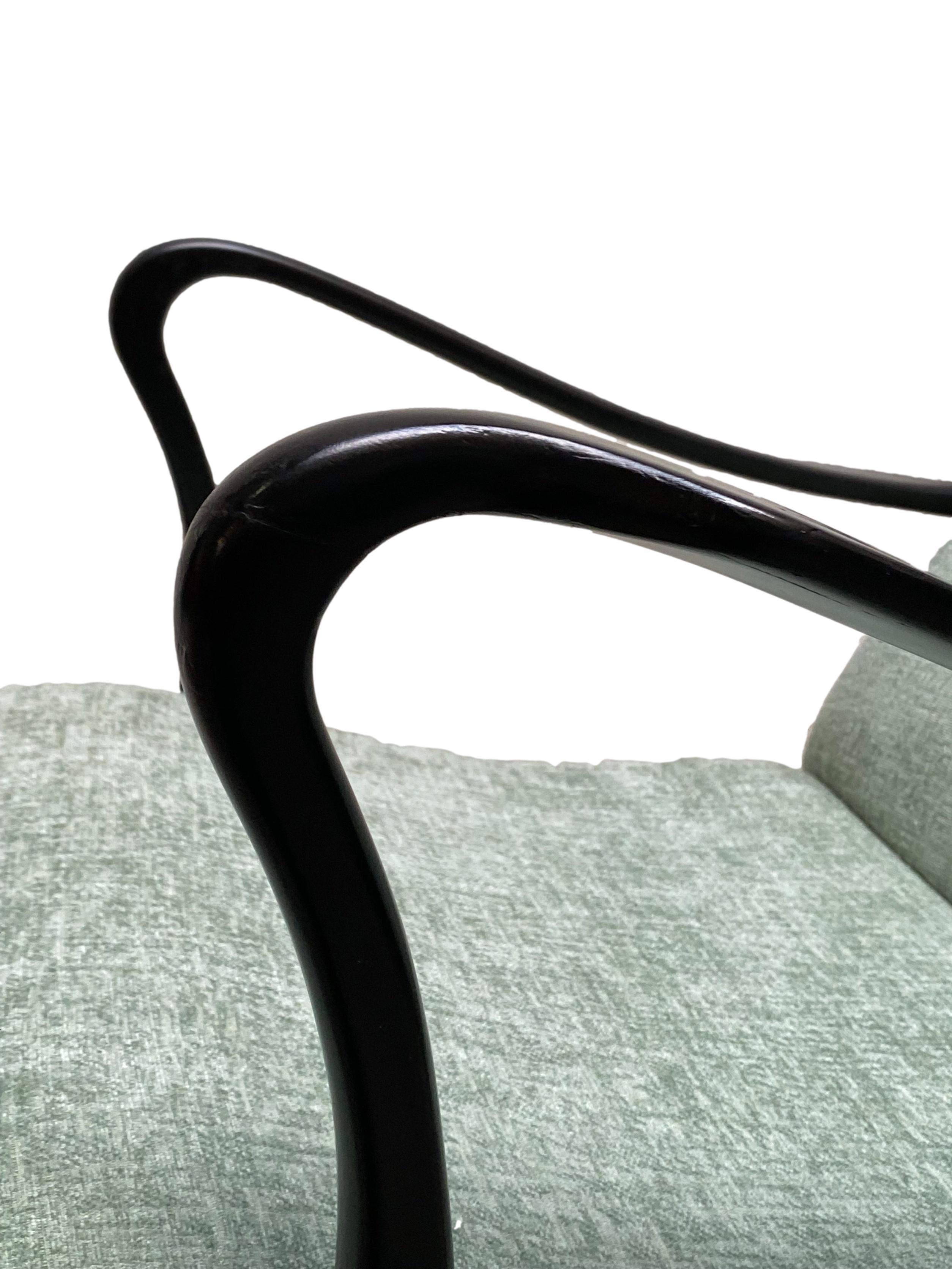 Ezio Longhi para Elam Sillón de madera y tela verde, Italia, 1950 Tela
