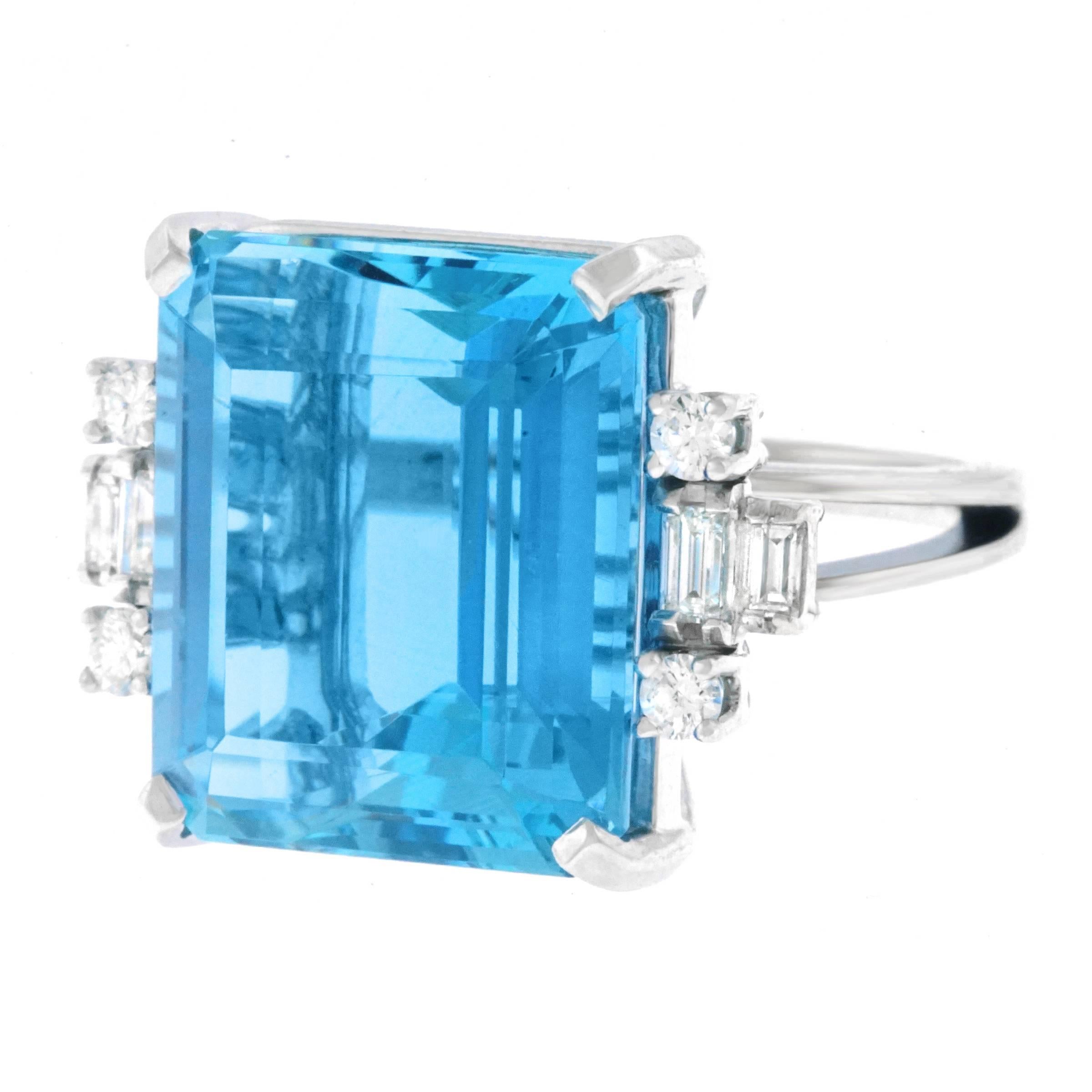 F & F Felger 23 Carat Aquamarine and Diamond Set Gold Ring In Excellent Condition In Litchfield, CT