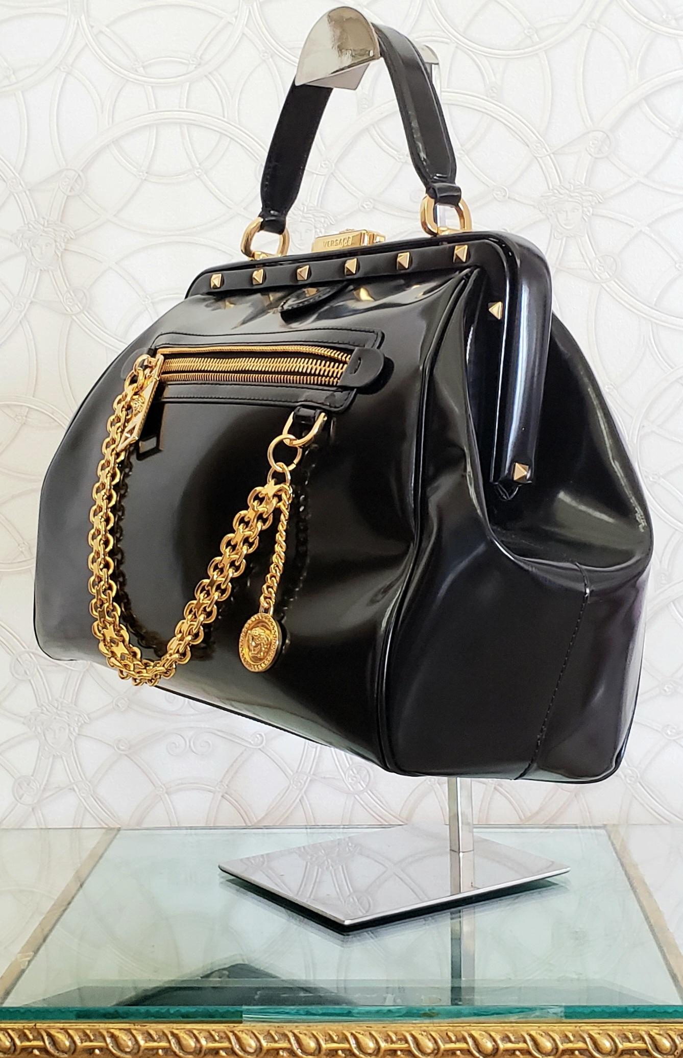 F/13 VERSACE BLACK PATENT LEATHER 24 K GOLD PLATED HARDWARE HANDBAG/SHOULDER Bag In New Condition For Sale In Montgomery, TX