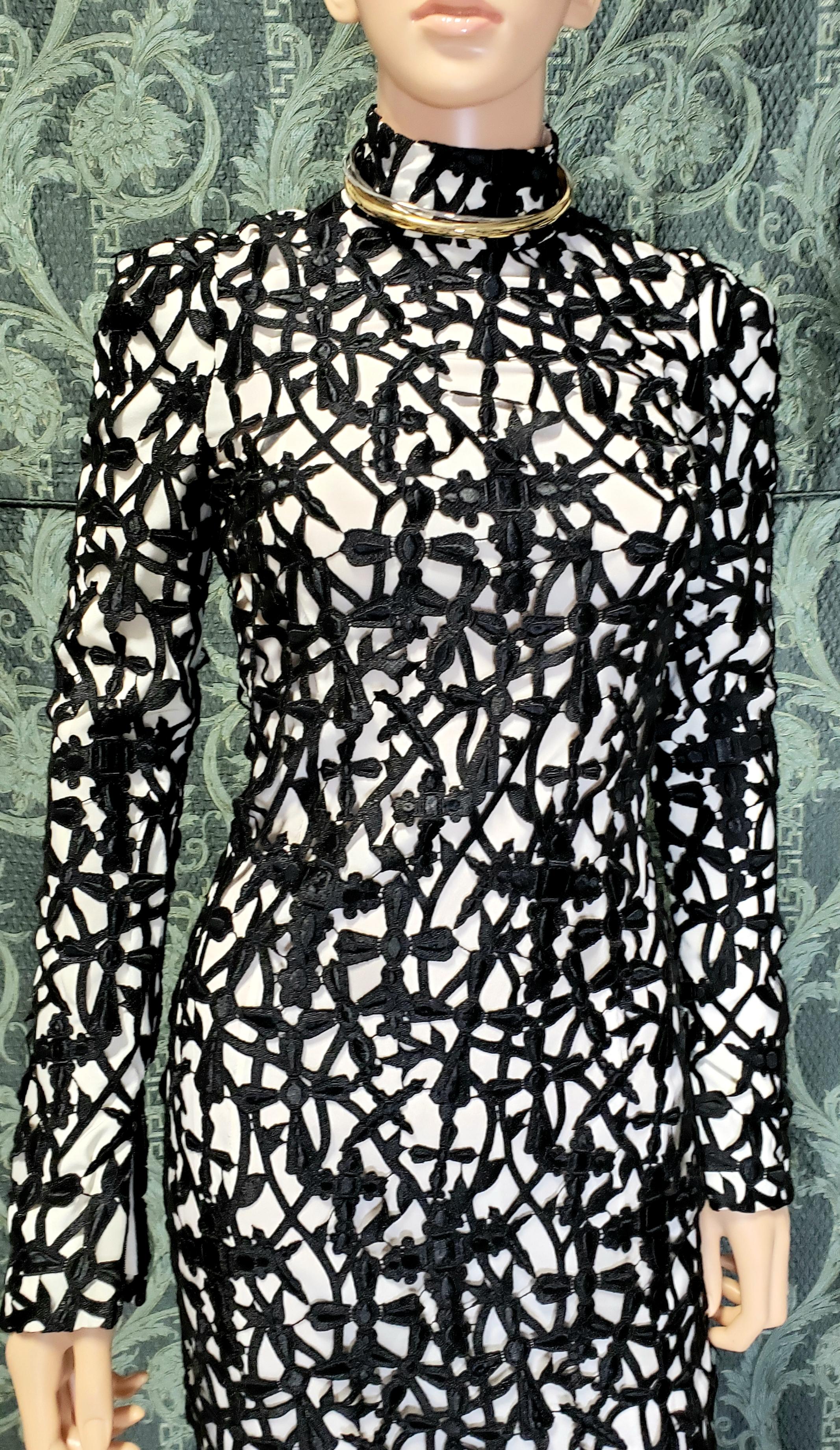 F/2012 look # 6 NEW VERSACE MACRAME GOTHIC CROSS COCKTAIL SILK DRESS 38 - 2 For Sale 5