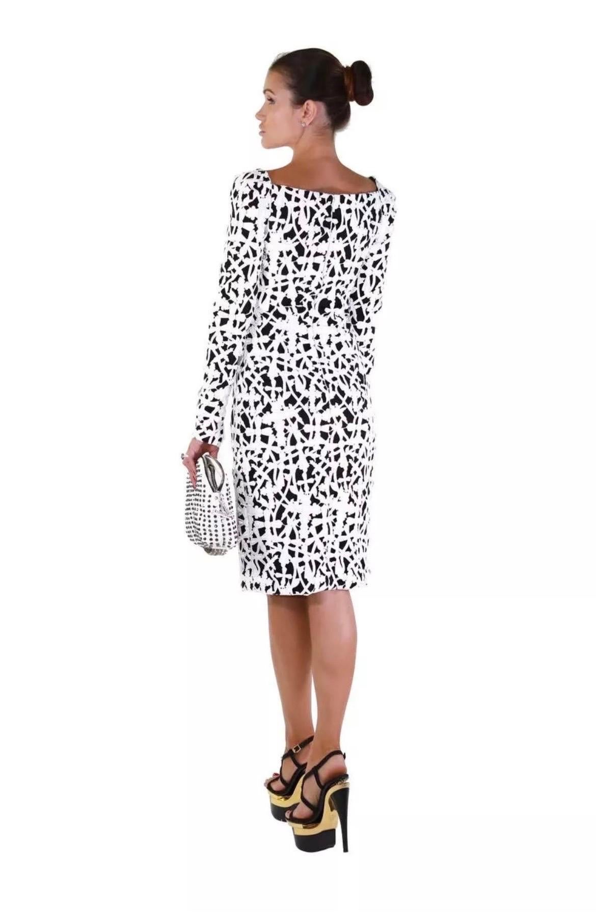 F/2012 Look # 8 Versace Macrame Gothic Cross Robe de cocktail 38 - 2 en vente 3