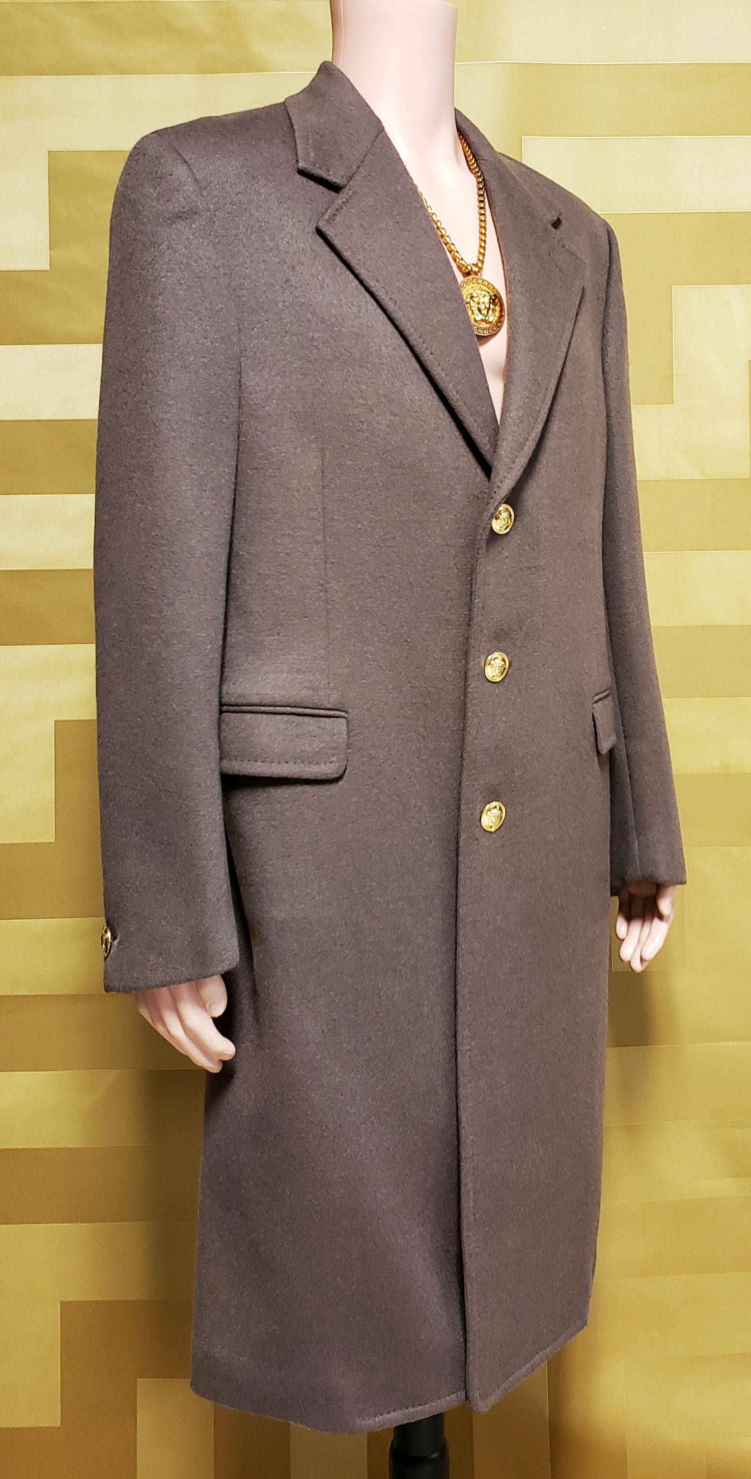 F/2015 L#2 VERSACE BROWN 100% CASHMERE COAT w/ GOLD TONE BUTTONS 50 - 40 For Sale 1