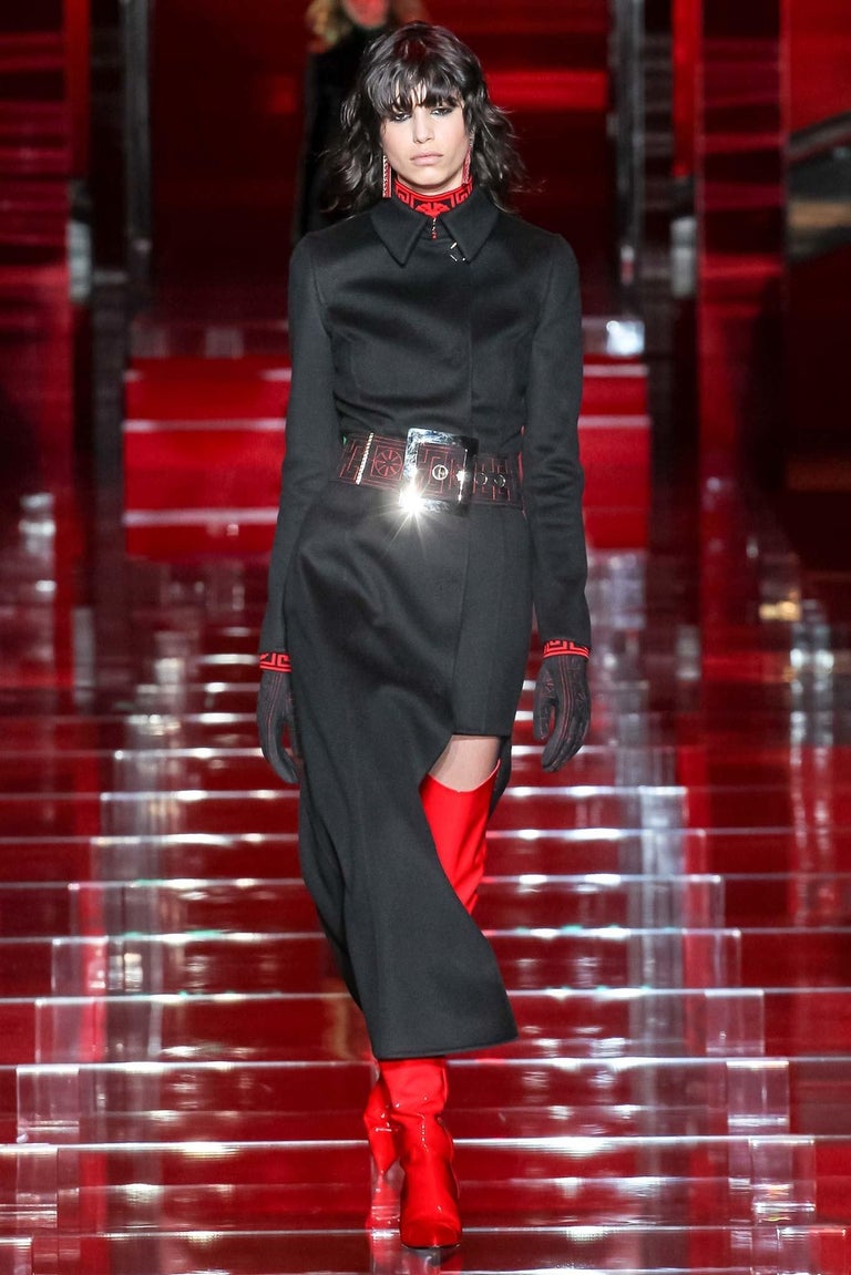 F/2015 LOOK#1 NEW VERSACE BLACK w/RED EMBROIDERED GREEK SUEDE BELT 70/28