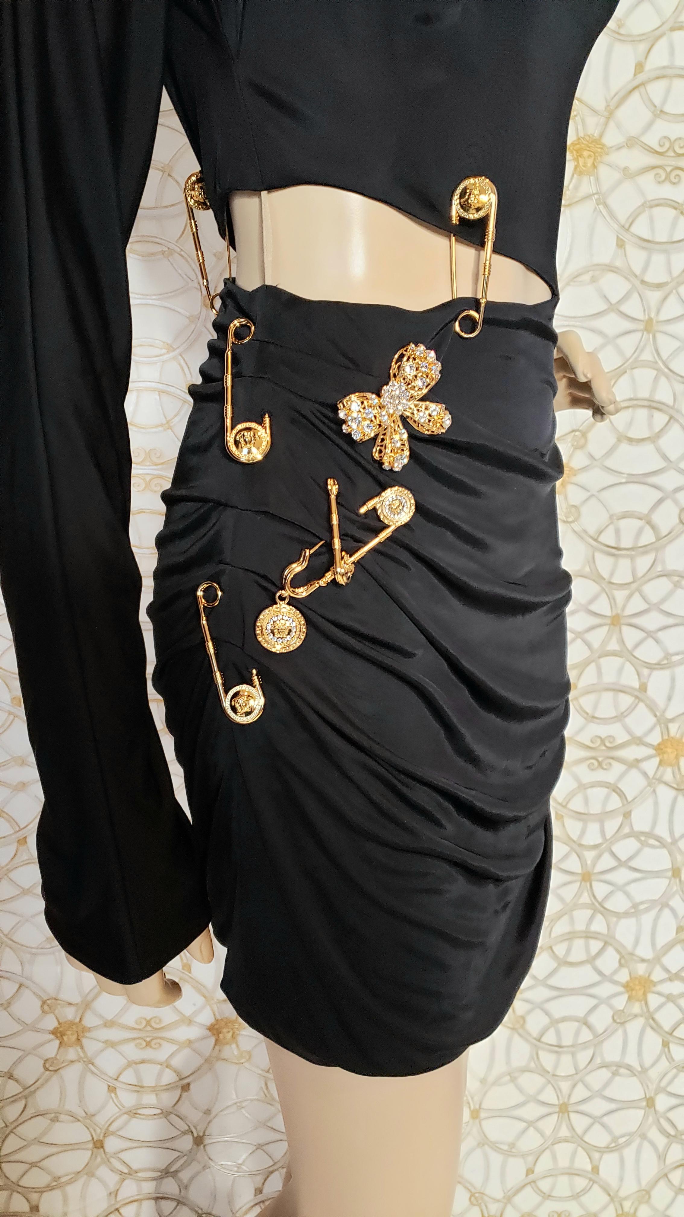 Black  F/2019 look # 26 BLACK PIN UP KNIT COCKTAIL MINI Dress, IT 40 - US 4 - 6
