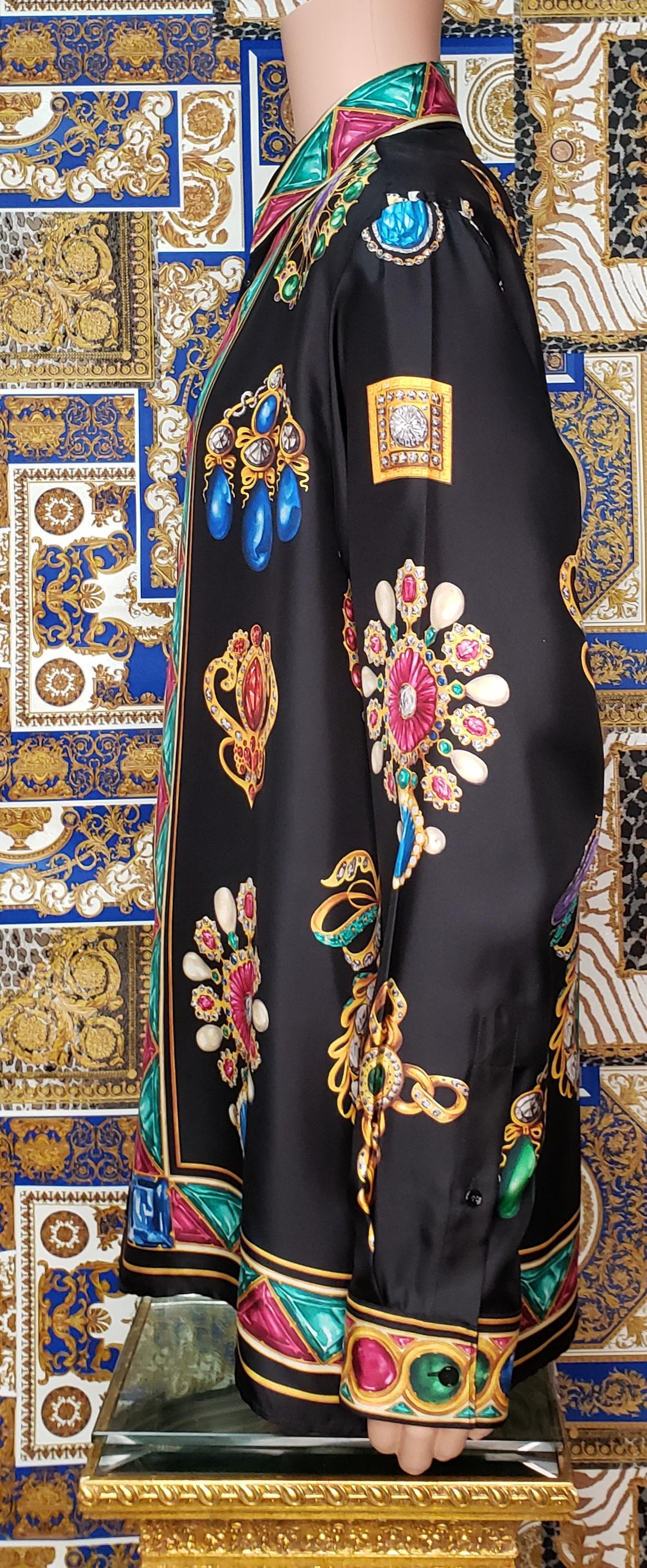 F/2019 Look # 51 NUEVA CAMISETA VERSACE NEGRA CON IMPRESIÓN DE DIAMANTES 100% SEDA IT 48, 52, 60 5