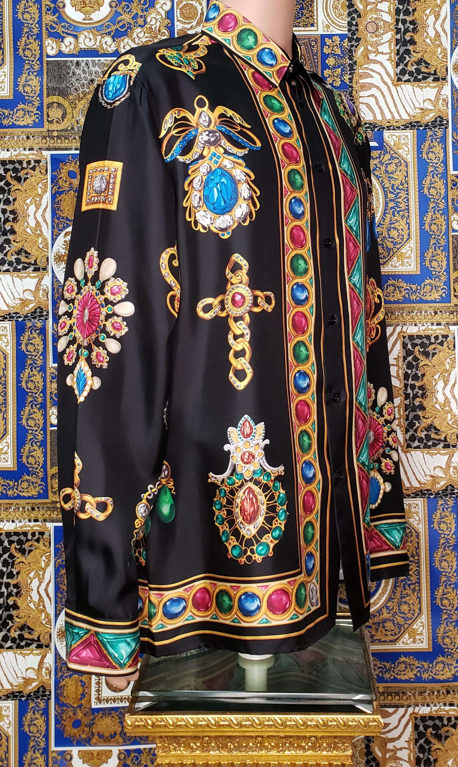 F/2019 Look # 51 NUEVA CAMISETA VERSACE NEGRA CON IMPRESIÓN DE DIAMANTES 100% SEDA IT 48, 52, 60 7