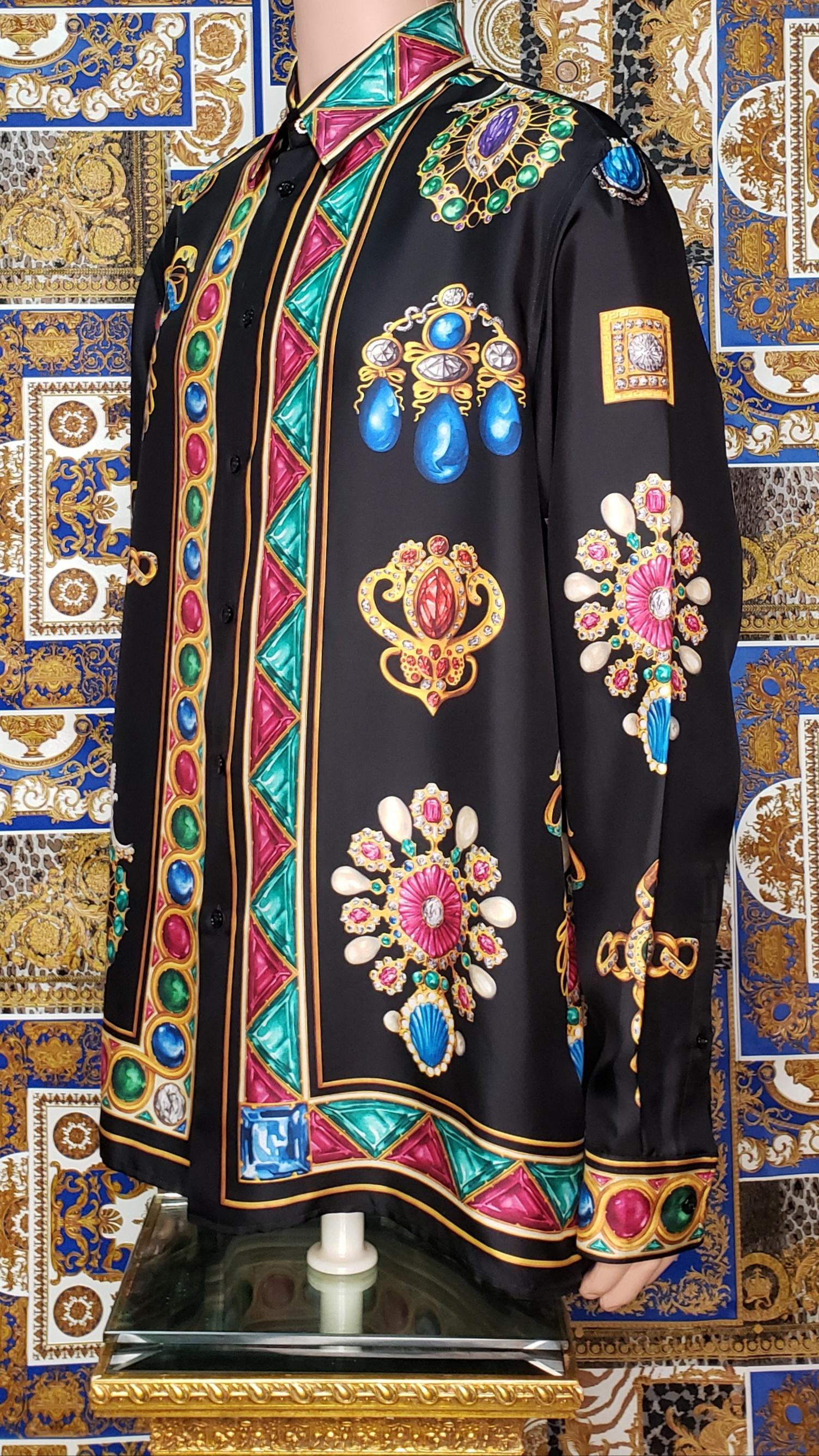 F/2019 Look # 51 NUEVA CAMISETA VERSACE NEGRA CON IMPRESIÓN DE DIAMANTES 100% SEDA IT 48, 52, 60 4
