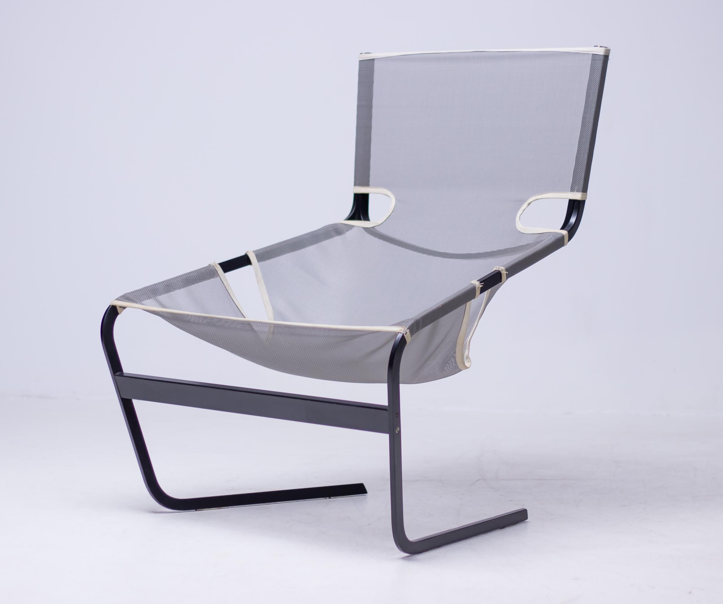 Enameled F-444 Lounge Chair by Pierre Paulin for Artifort For Sale