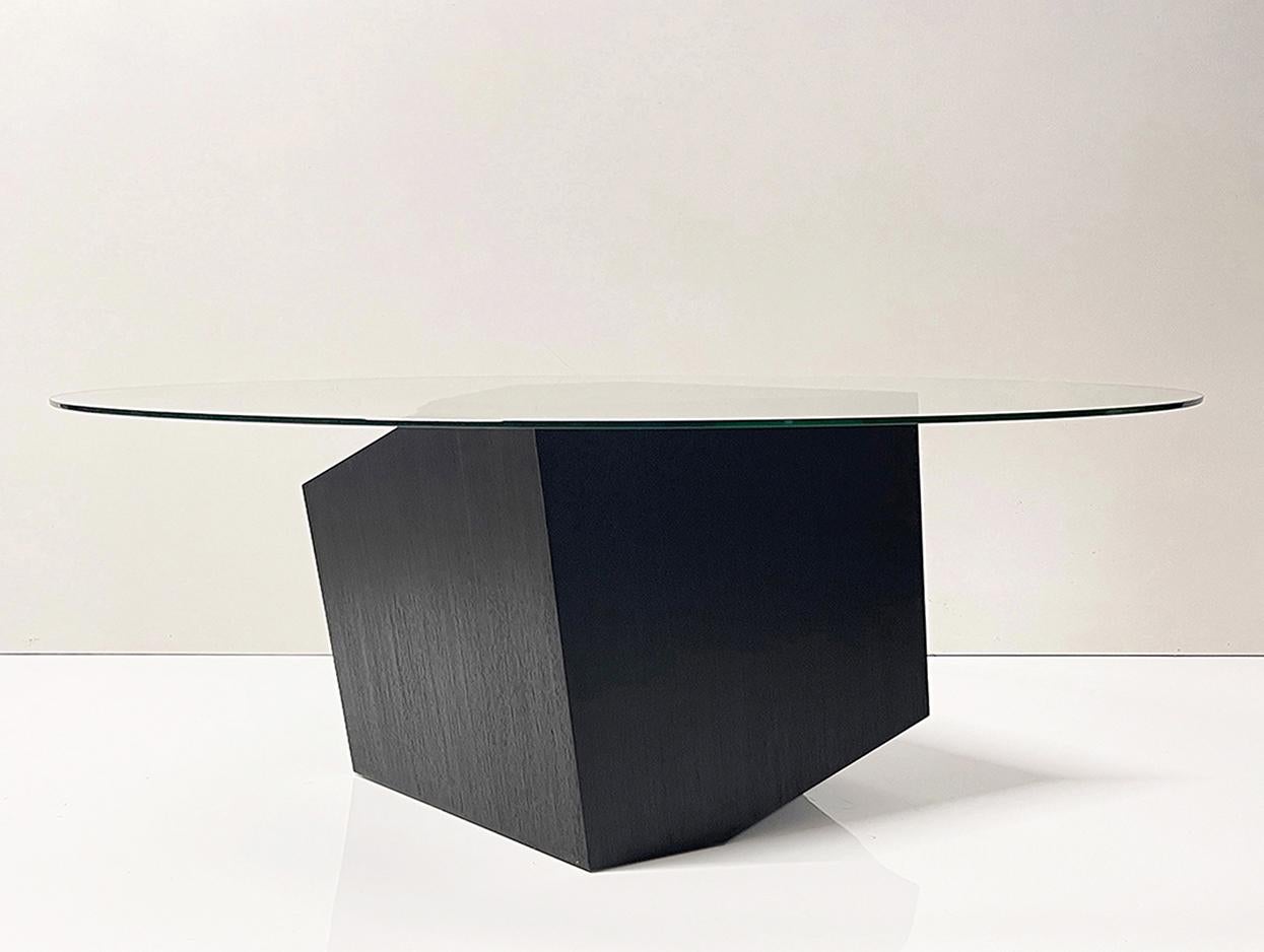 das neueste Werk des amerikanischen minimalistischen Bildhauers.

Die Form kann bei einer rechteckigen Platte länglich sein.

werden einige der Lieblingsoberflächen des Künstlers gezeigt.
ist so gut wie alles verfügbar.
Studioleiter Keiko kann Ihnen