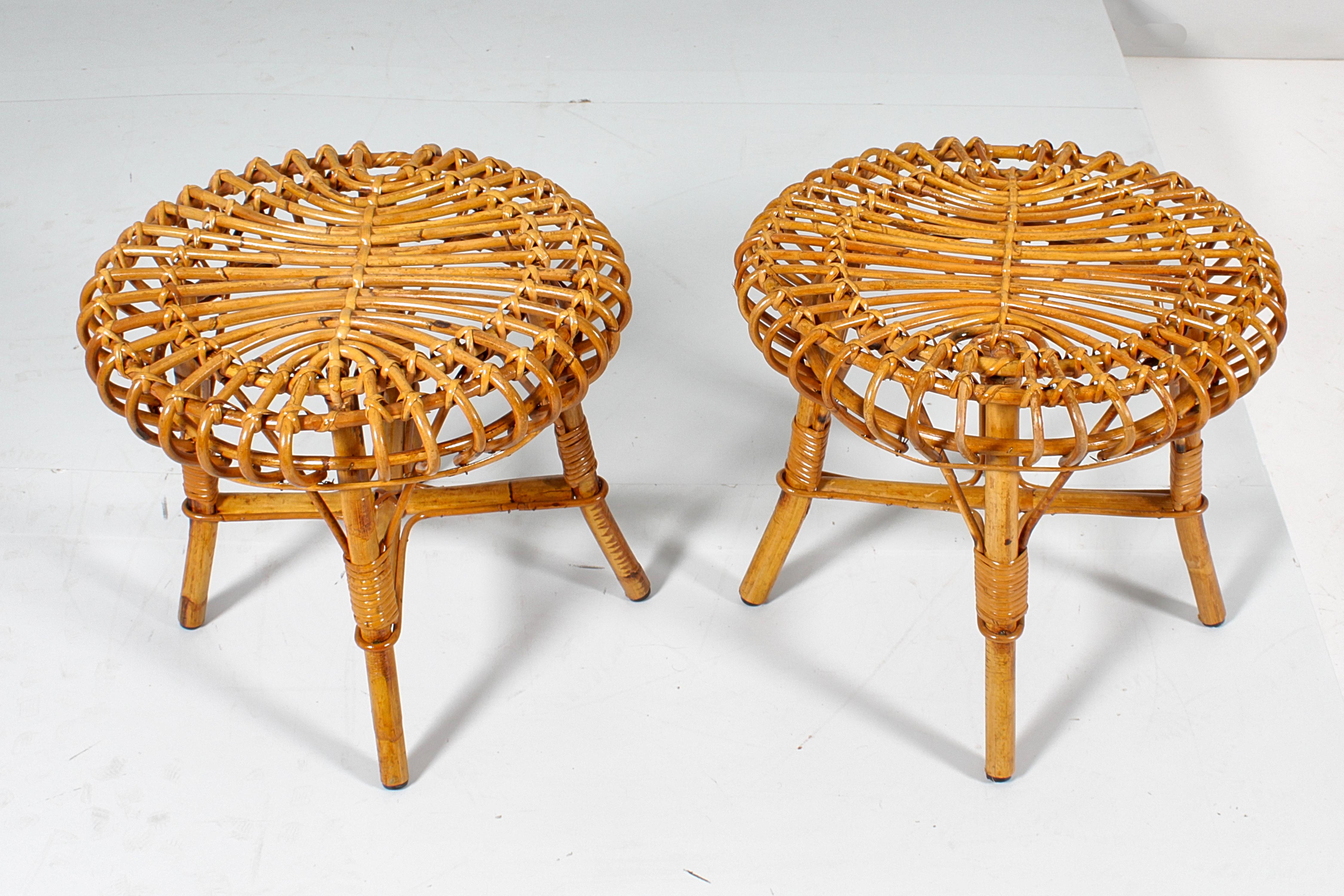 F. Albini for Bonacina Set of 2 Rattan, Bamboo and Wicker Stools 60s Italy In Good Condition For Sale In Palermo, IT