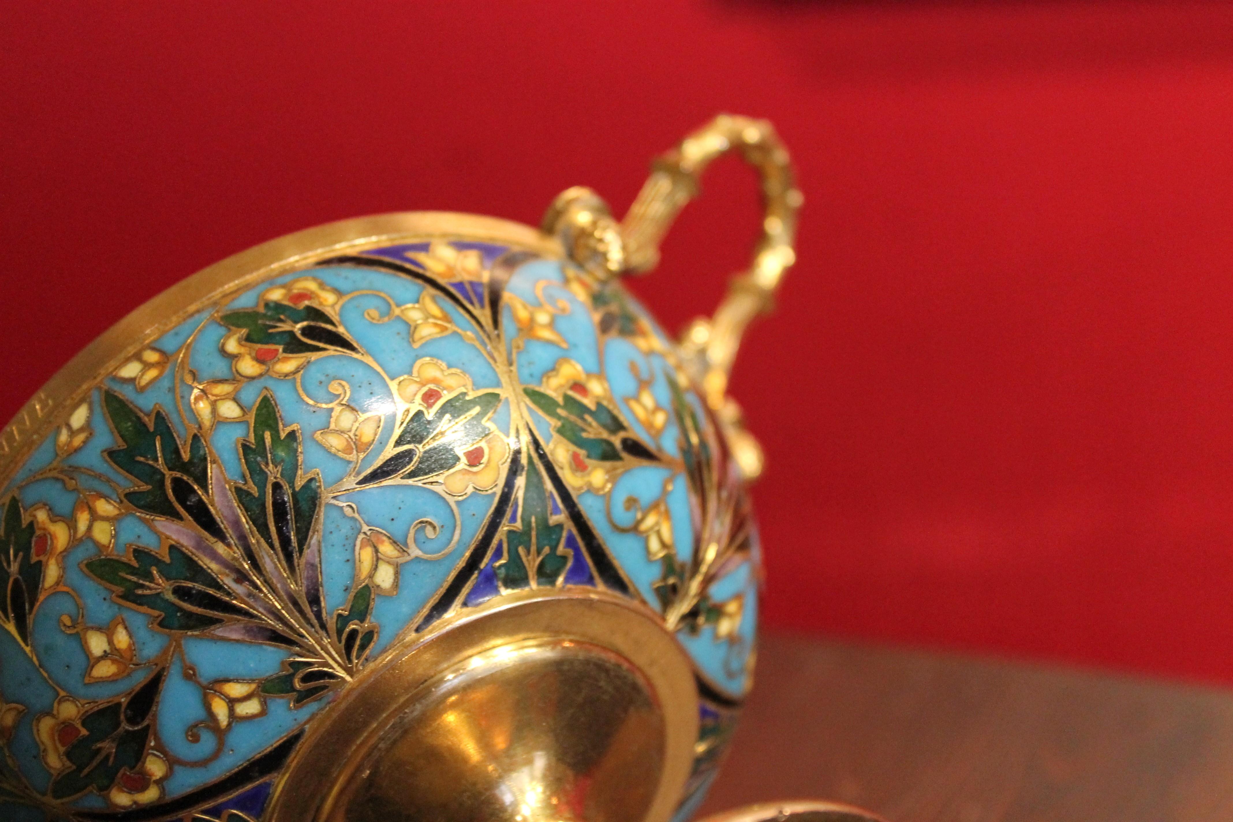 F. Barbedienne, 19e siècle Coupe Tazza en bronze doré et émail cloisonné Bon état - En vente à Firenze, IT