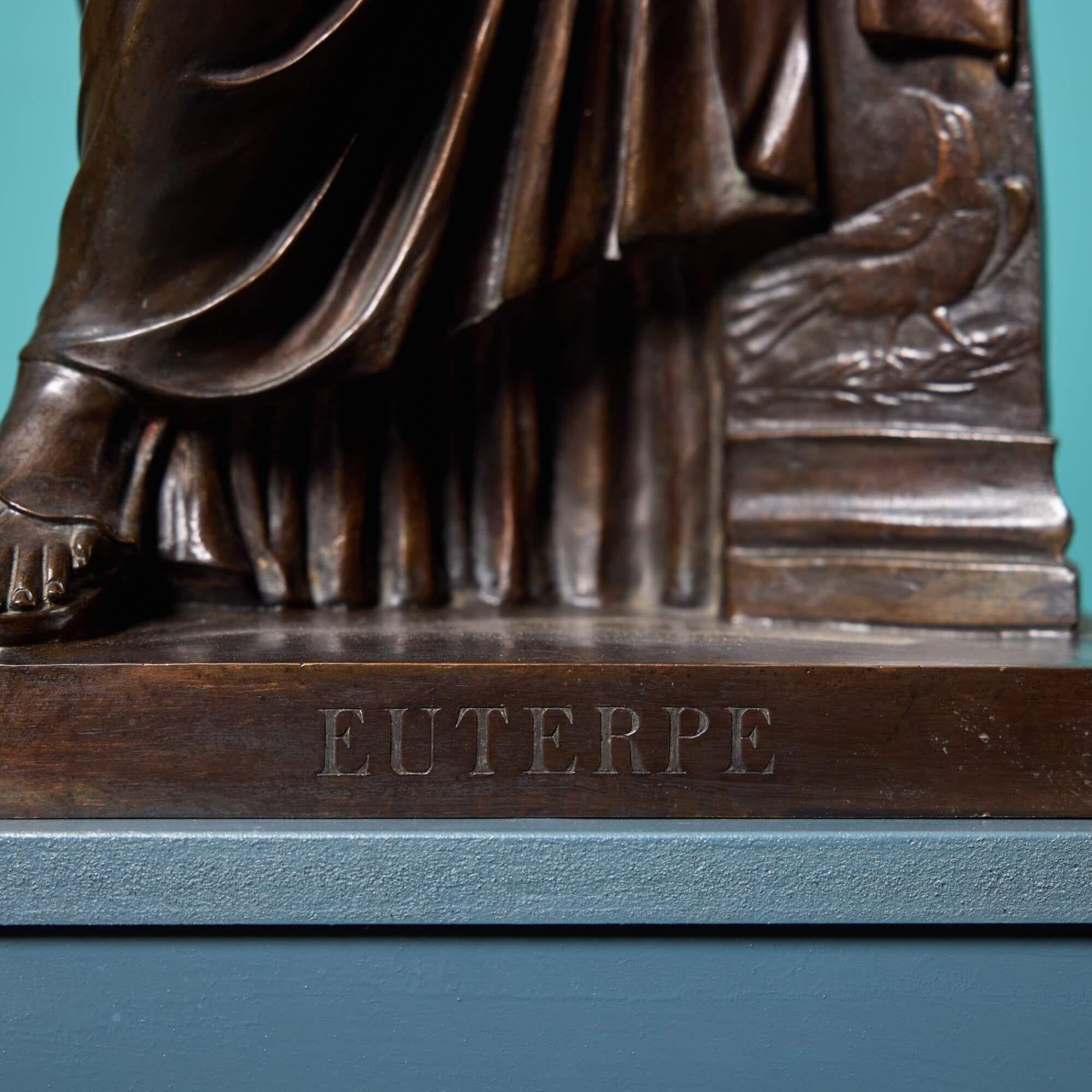 Français Grande sculpture d'euterpe en bronze de F. Barbedienne en vente