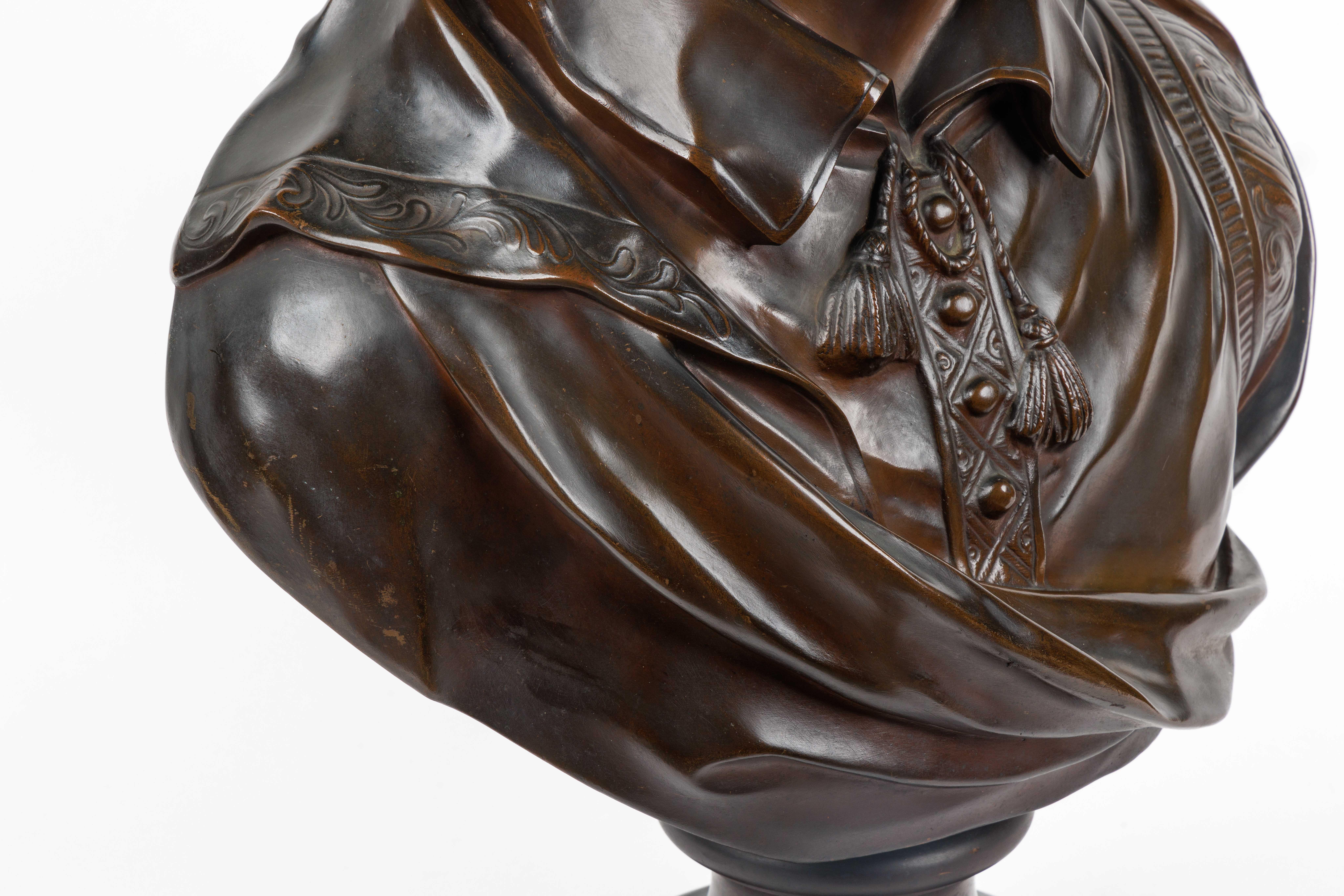 Monumental buste français en bronze patiné de William Shakespeare, d'après Houdon en vente 5