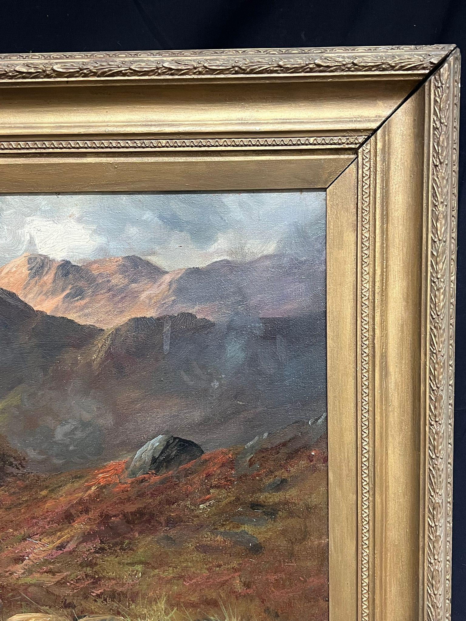Cottage ancien de paysage écossais des Highlands dans le Glen Brooding Sky & Mountains en vente 1