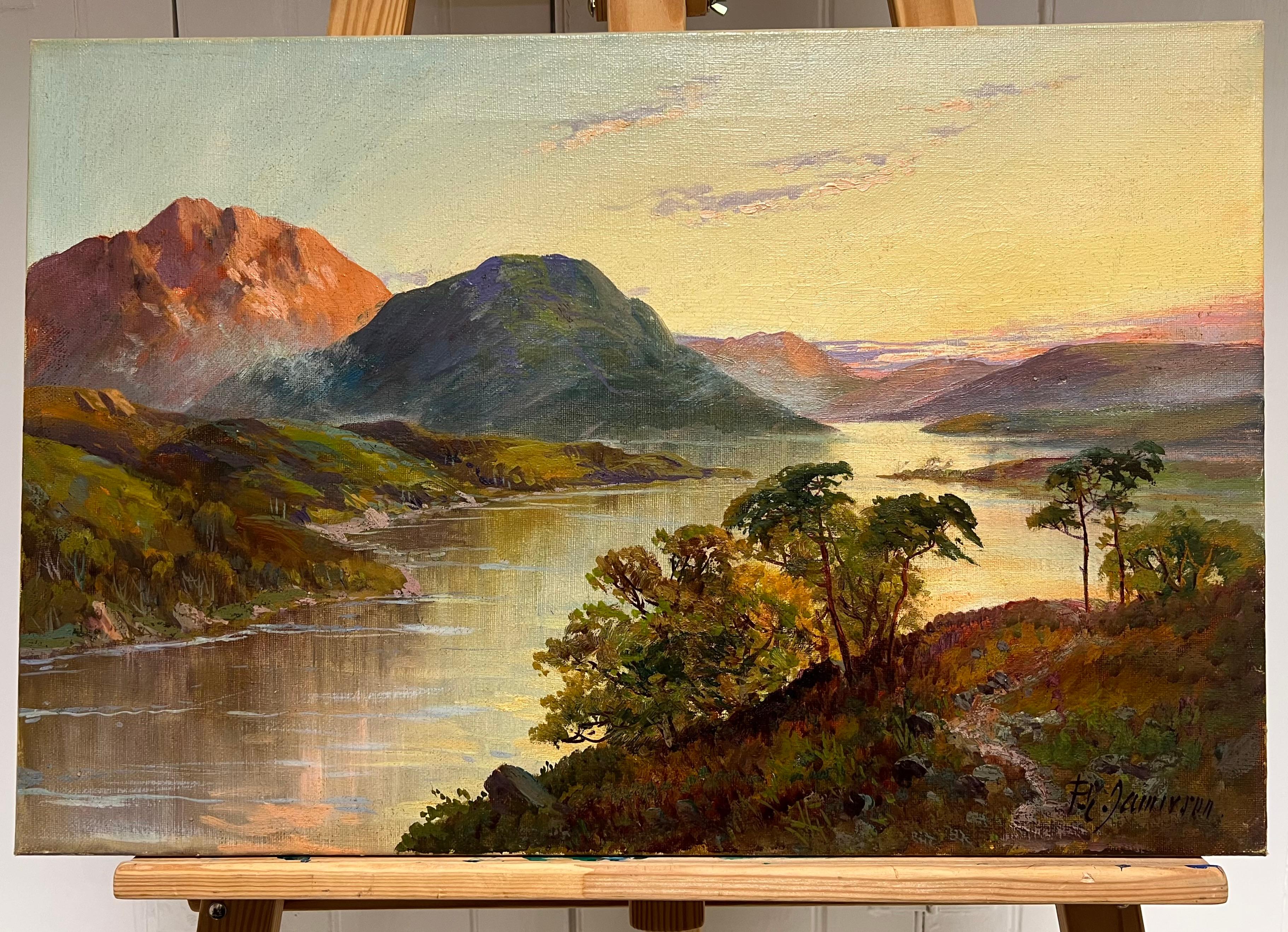 Antico dipinto a olio su tela con firma di un pittore delle Highlands scozzesi con scena del lago al tramonto - Painting di F. E. Jamieson