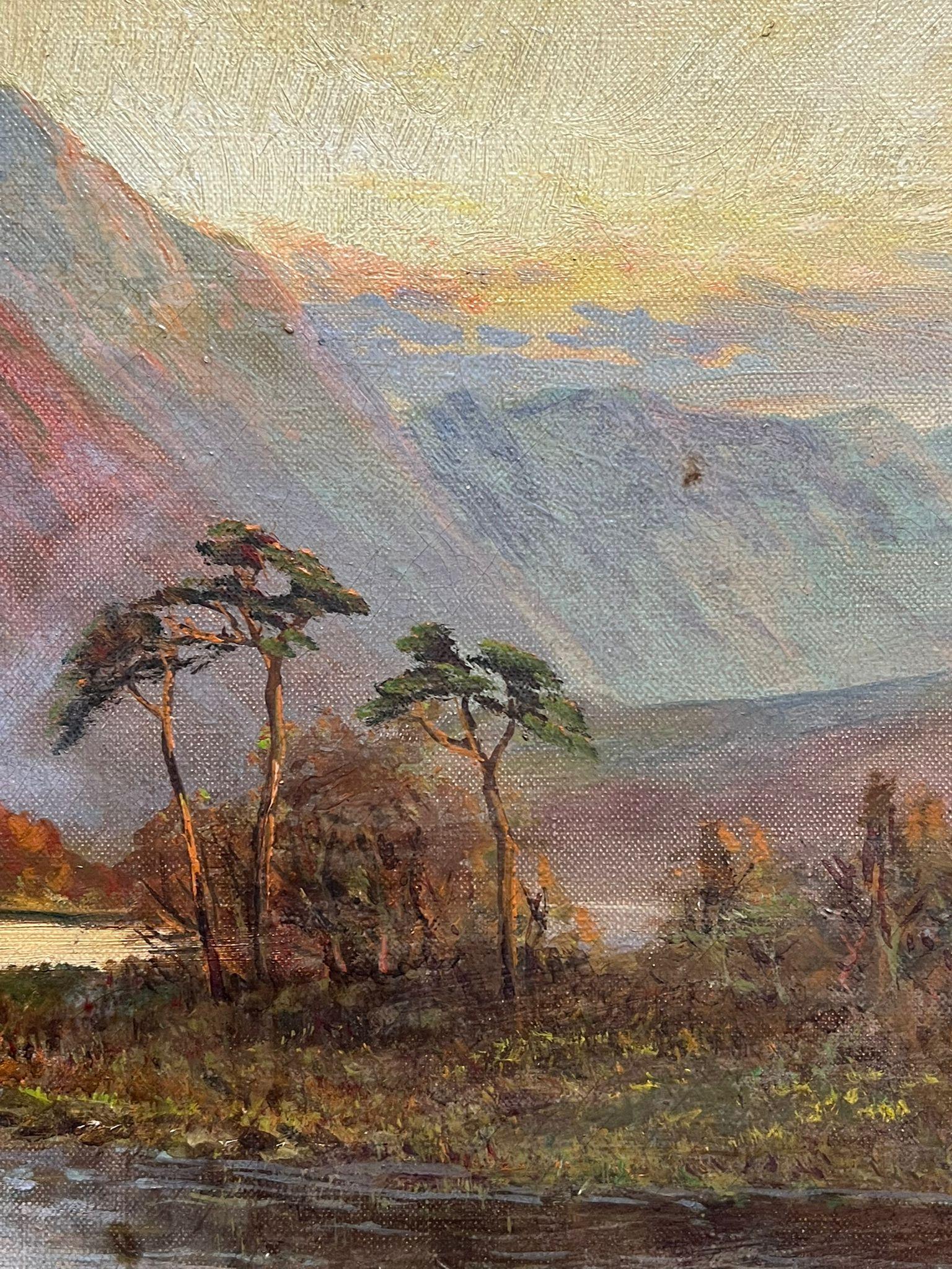 Majestätliche Ansicht des Schlosses von Kilchurn in der Dämmerung mit Blick auf das Wasser von Loch Awe im Angebot 4