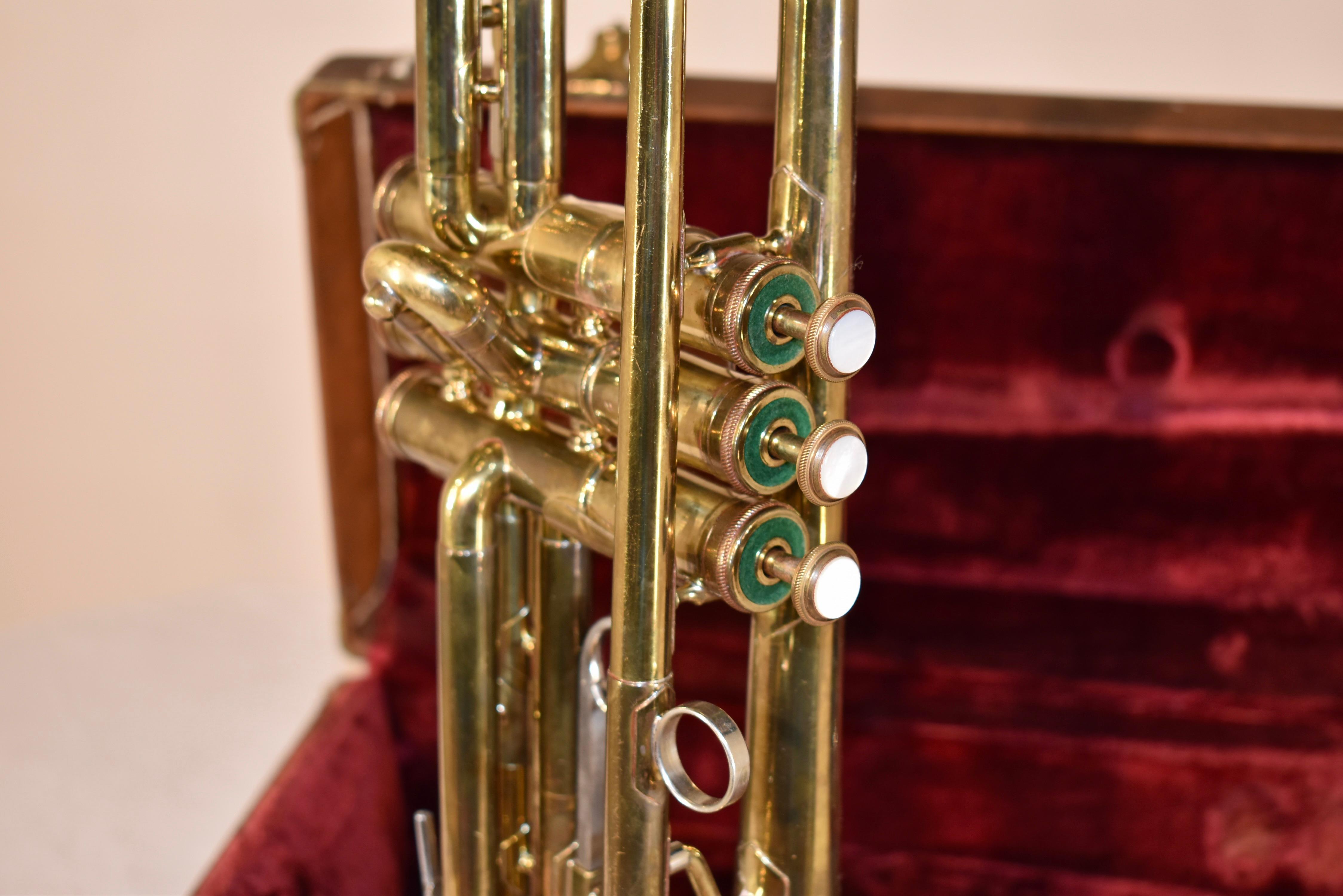 F E Olds & Son Ambassador Trumpet, circa 1952 en vente 3