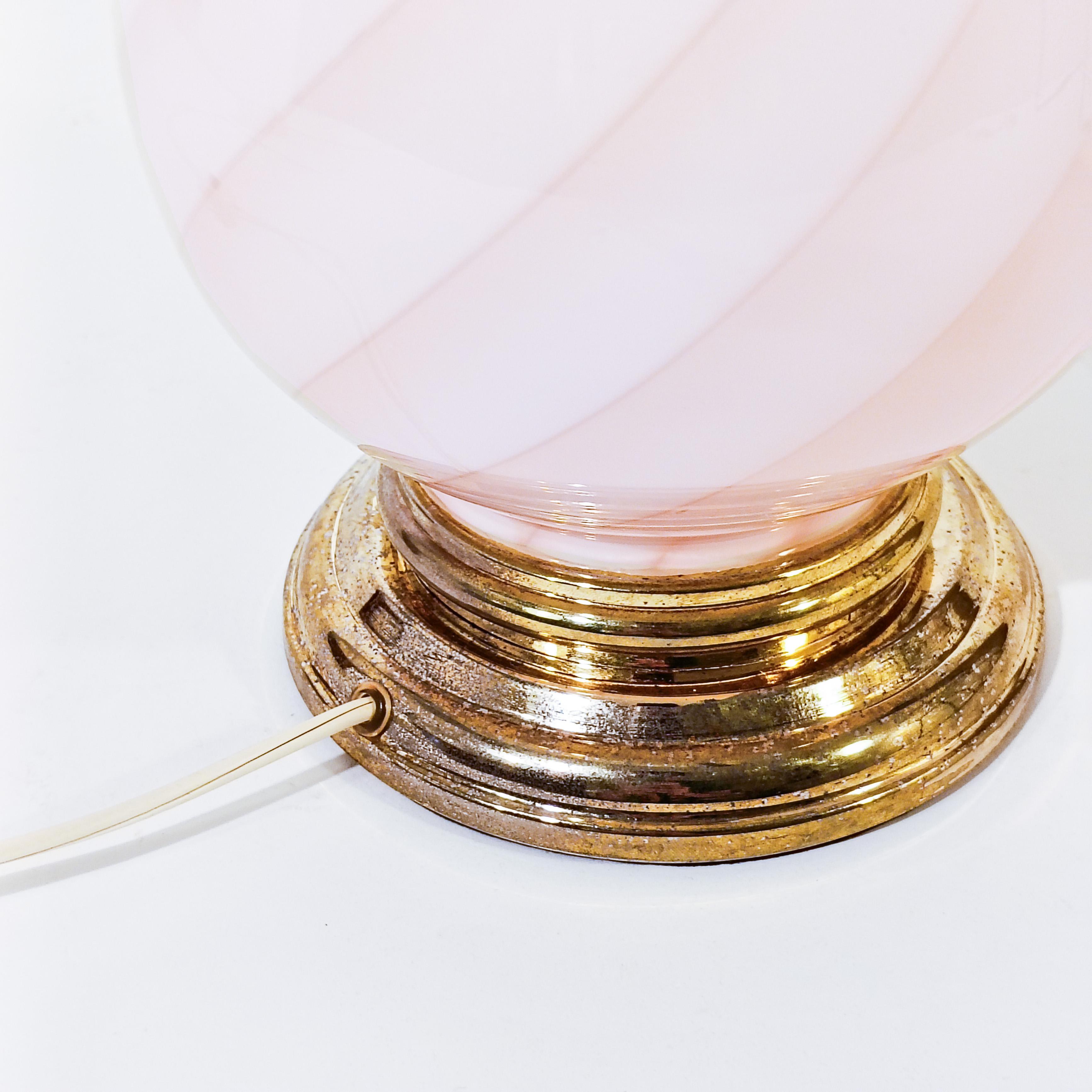 F. Fabbian. Lampe de table post-moderne en verre de Murano soufflé à la main, Italie, années 1970 en vente 7