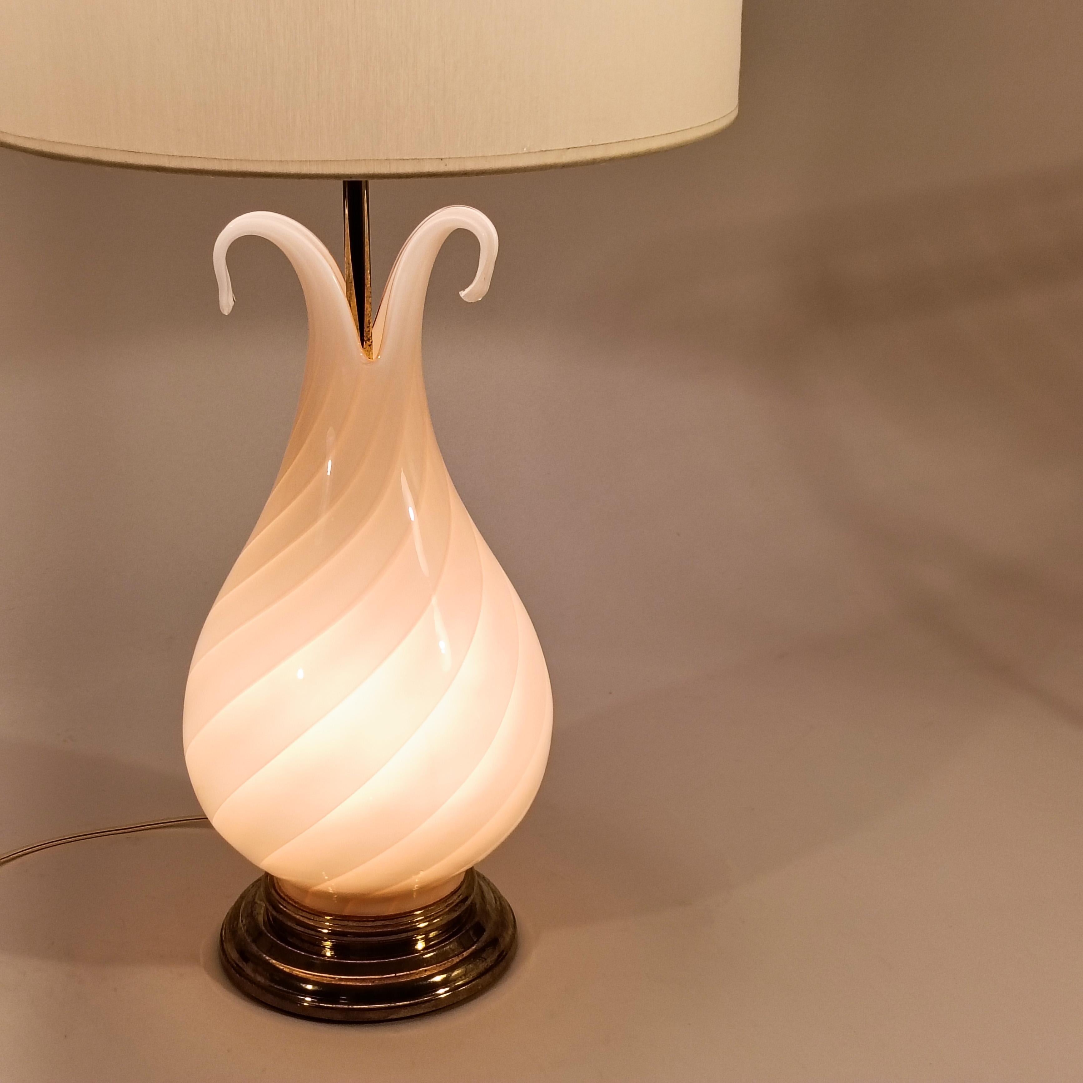 F. Fabbian. Lampe de table post-moderne en verre de Murano soufflé à la main, Italie, années 1970 Bon état - En vente à SANT ADRIÀ DE BESÒS, ES