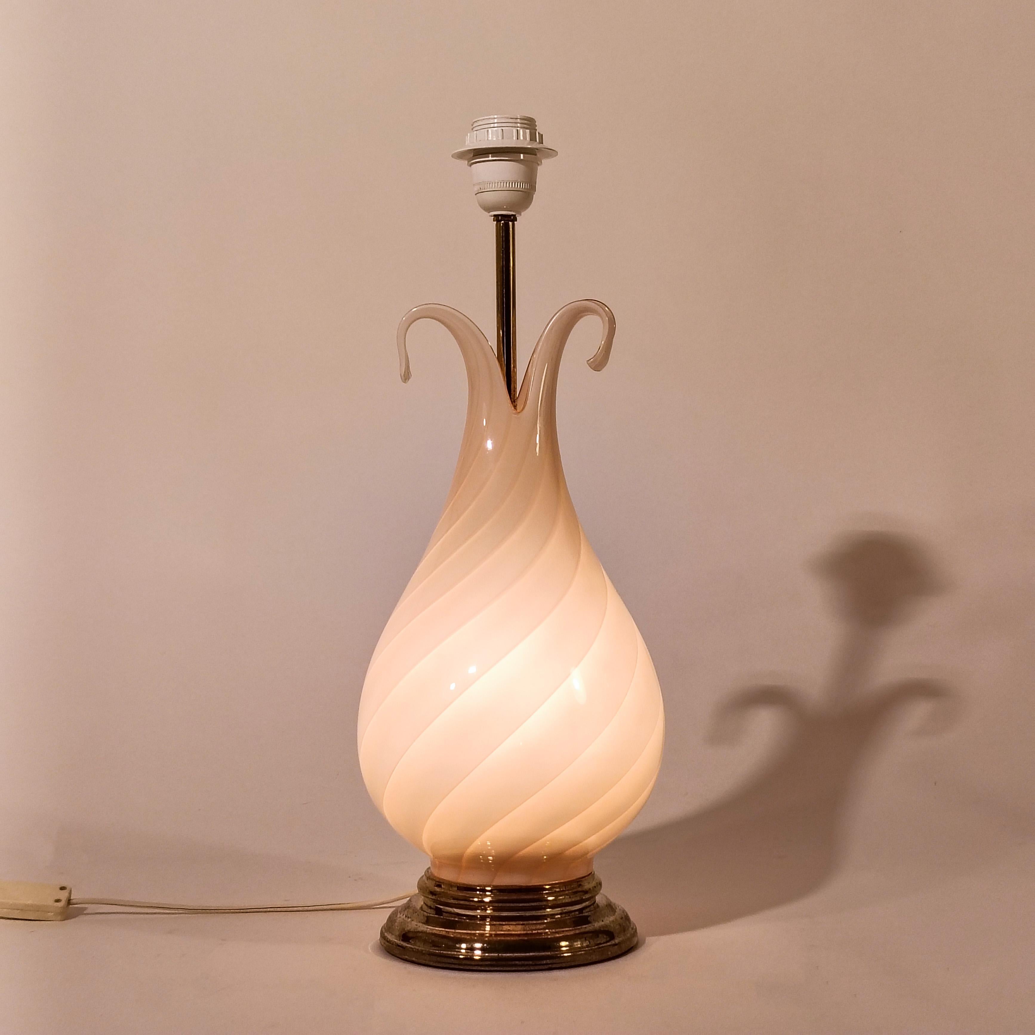 F. Fabbian. Lampe de table post-moderne en verre de Murano soufflé à la main, Italie, années 1970 en vente 1