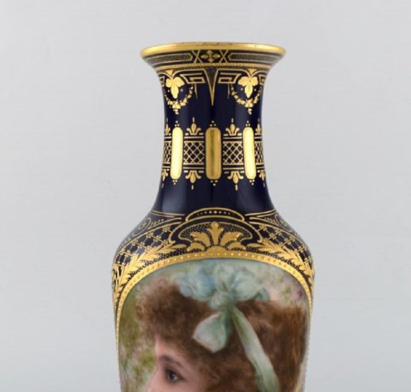F. Fenner, Vienna, Large Antique Vase in Hand Painted Porcelain 3