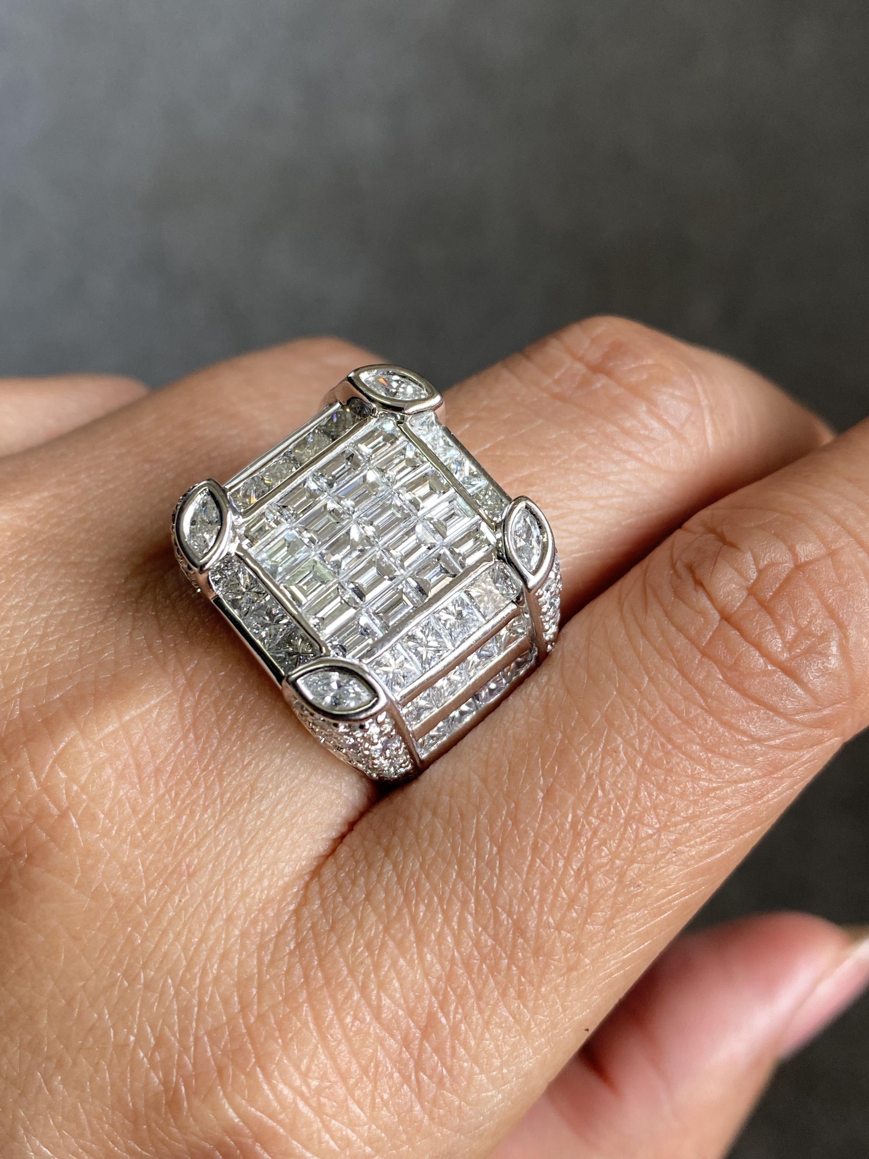 F G VVS Emerald And Princess Cut Diamond Solid 18K Gold Ring Cocktail Ring For Sale 6