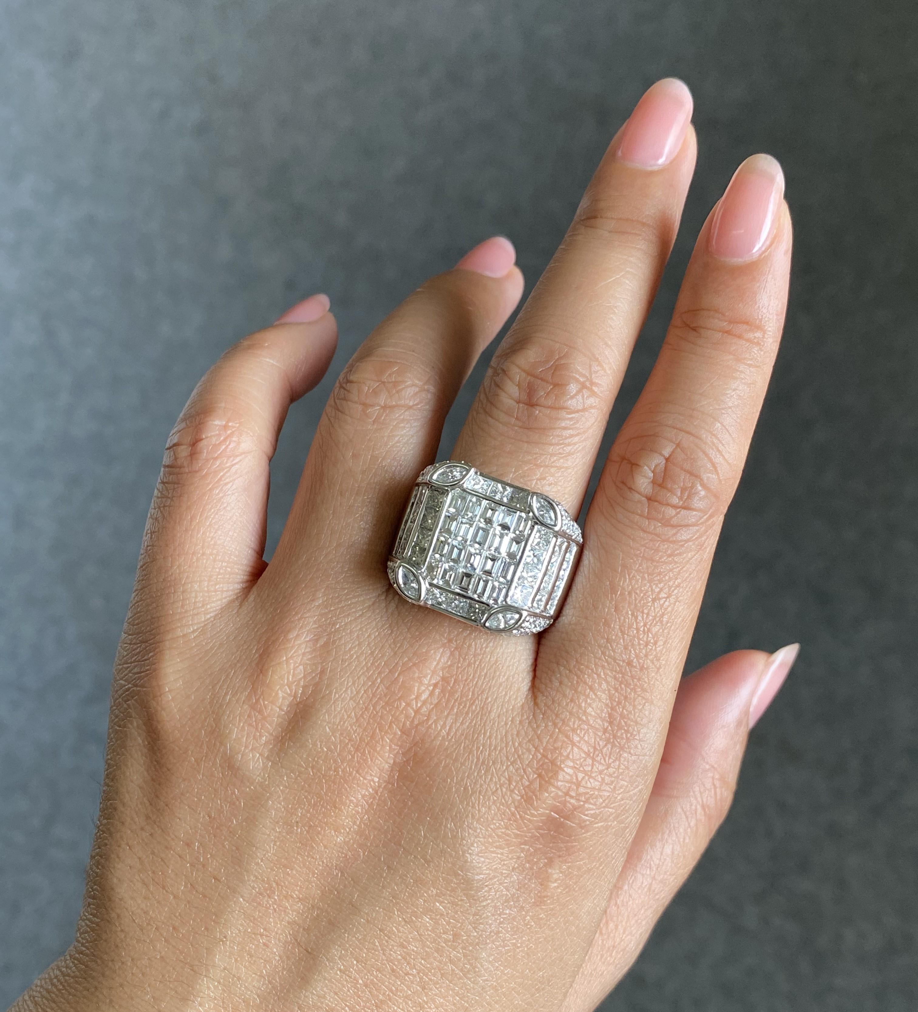 F G VVS Emerald And Princess Cut Diamond Solid 18K Gold Ring Cocktail Ring For Sale 7