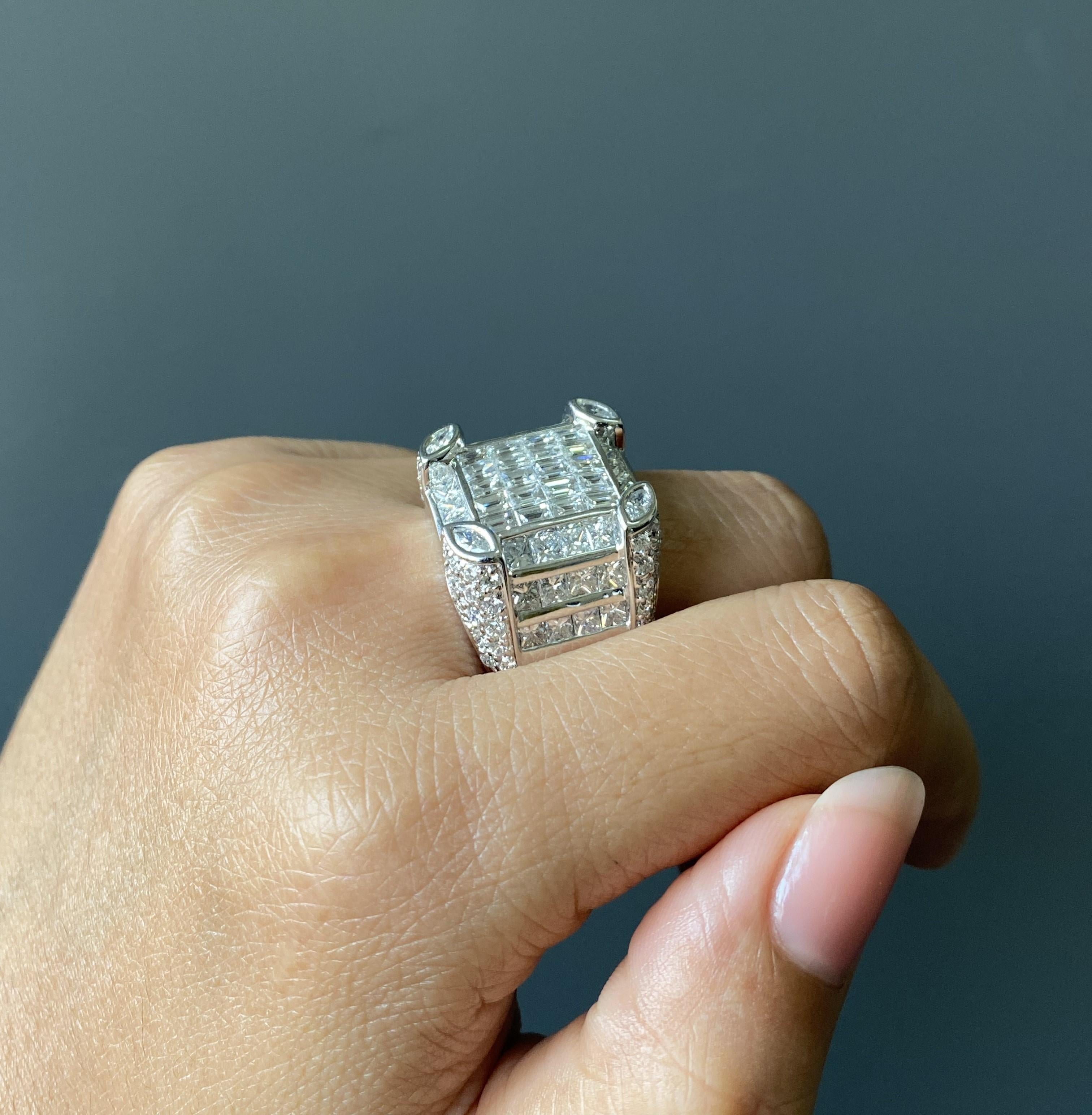 F G VVS Emerald And Princess Cut Diamond Solid 18K Gold Ring Cocktail Ring For Sale 1