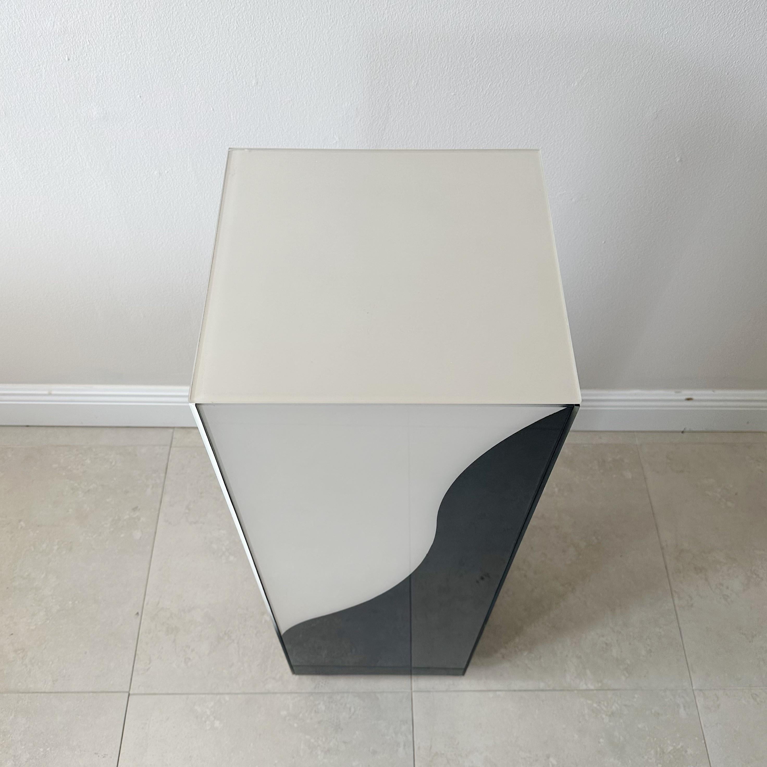 F. Hayman Chaffey for Directional Black and White Glass Pedestal In Good Condition In West Palm Beach, FL
