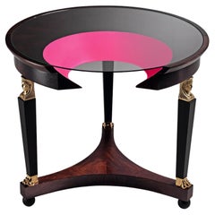 Tavolino F* Hole Gueridon in legno di mogano e foro rosa fluo di Laviani