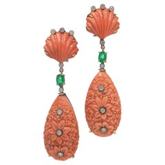 F. Pendientes de jaspe, esmeralda y diamantes tallados en oro de 18 quilates Moroni