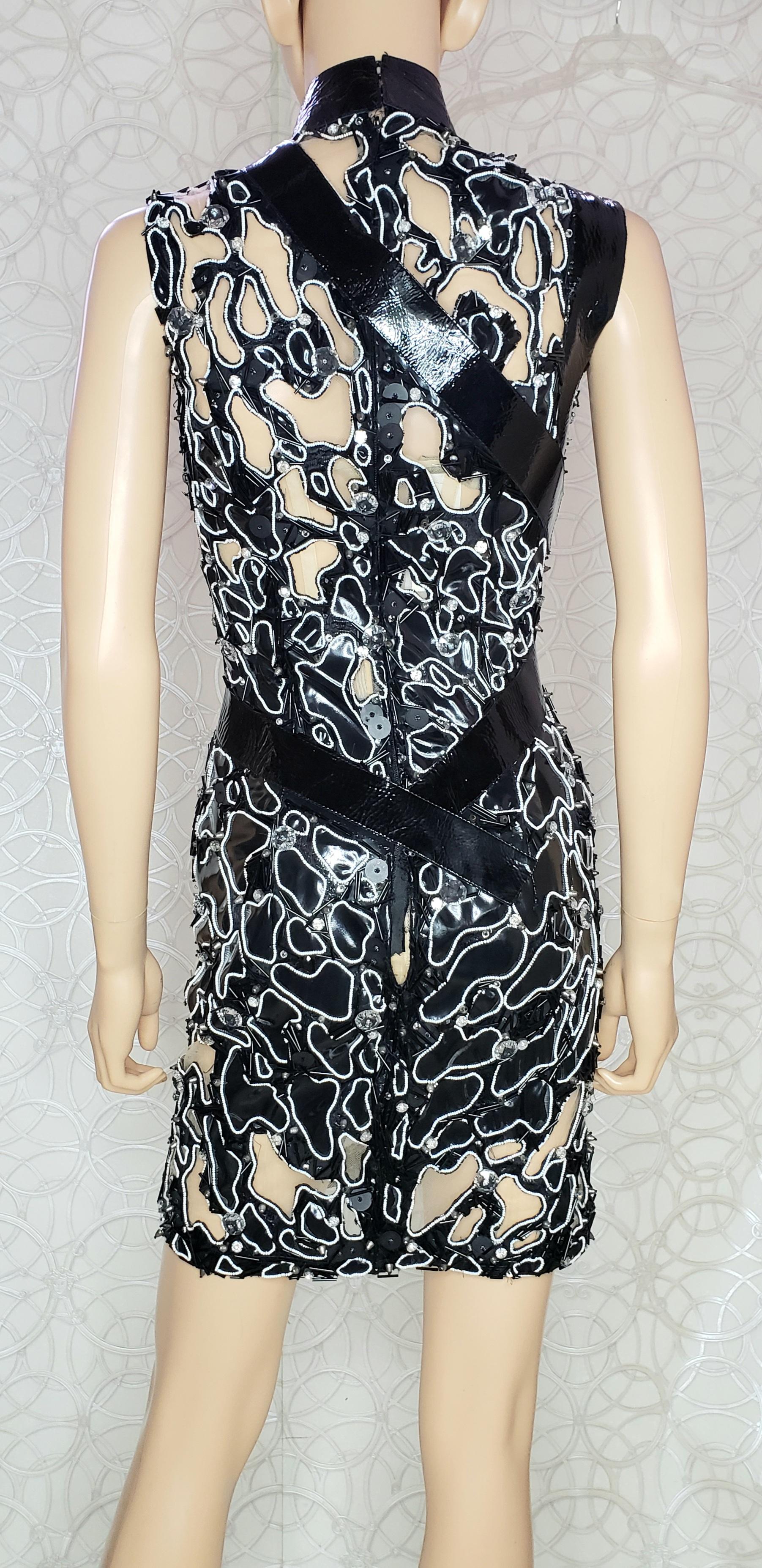 F/W 13 L#46 VERSACE ATELIER BLACK EMBELLISHED TULLE and PATENT LEATHER DRESS  1