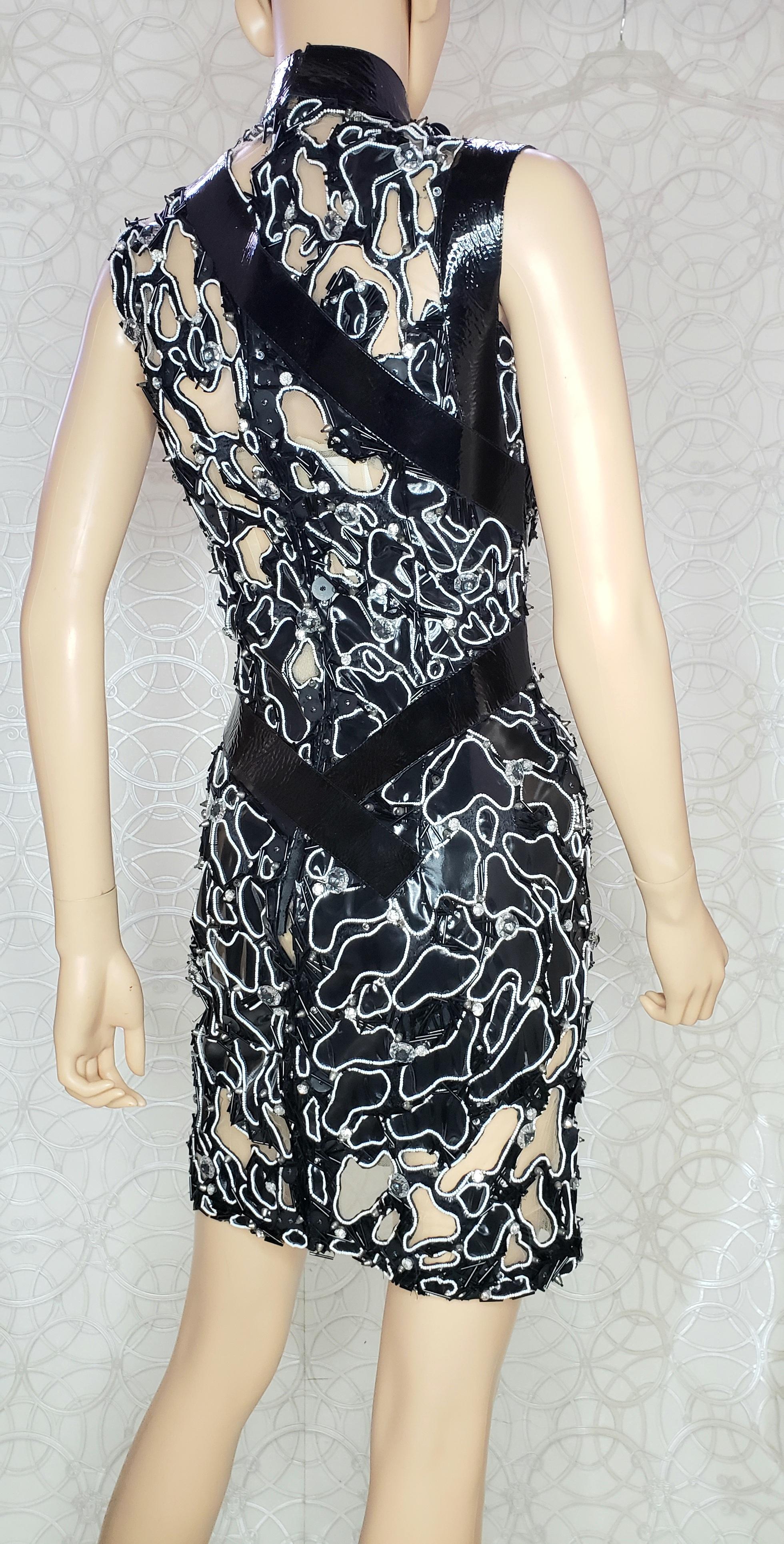 F/W 13 L#46 VERSACE ATELIER BLACK EMBELLISHED TULLE and PATENT LEATHER DRESS  2