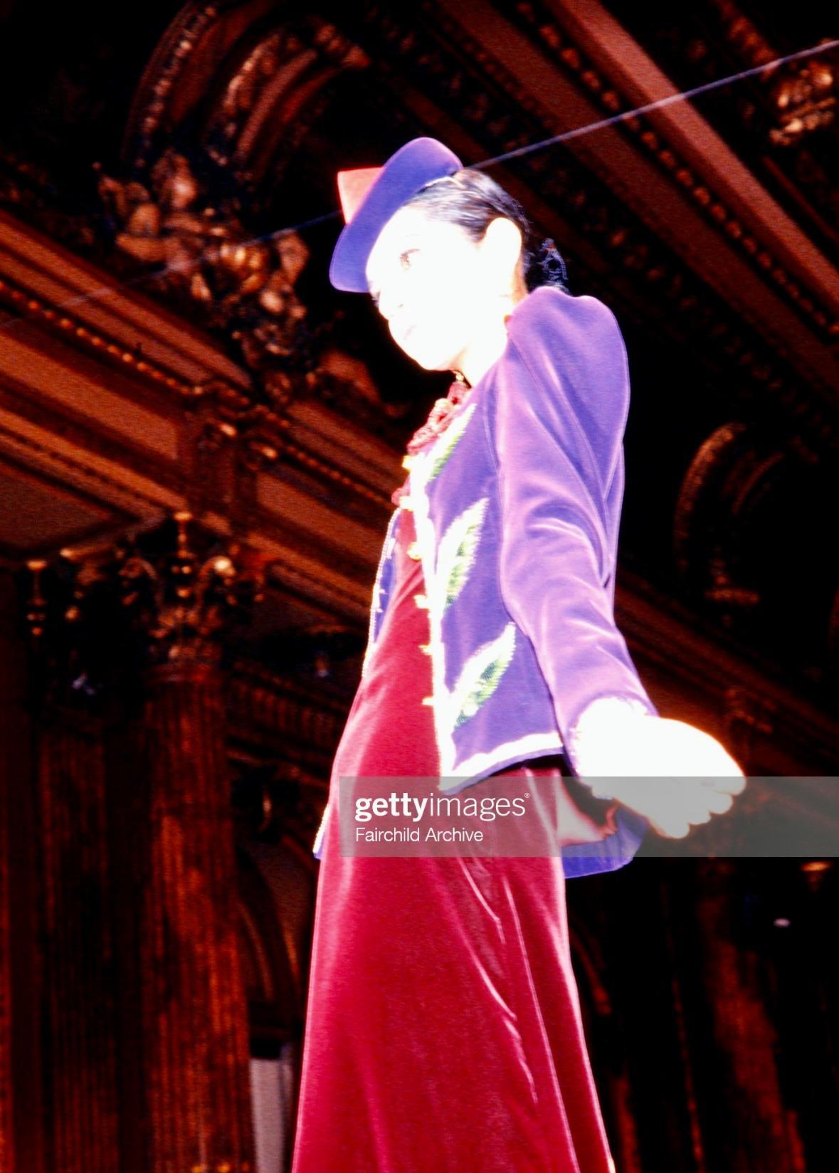 F/W 1978 Yves Saint Laurent Haute Couture Veste à fleurs brodées Lesage violet en vente 3