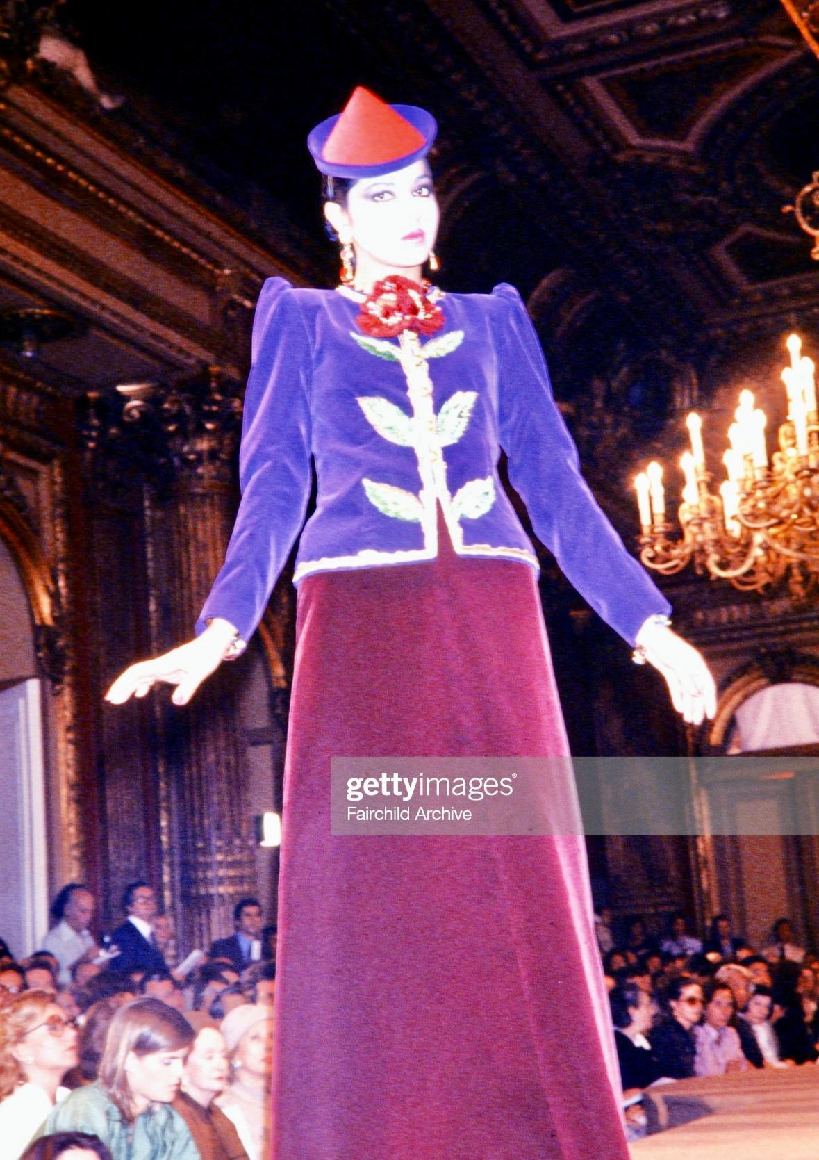 F/W 1978 Yves Saint Laurent Haute Couture Veste à fleurs brodées Lesage violet en vente 2